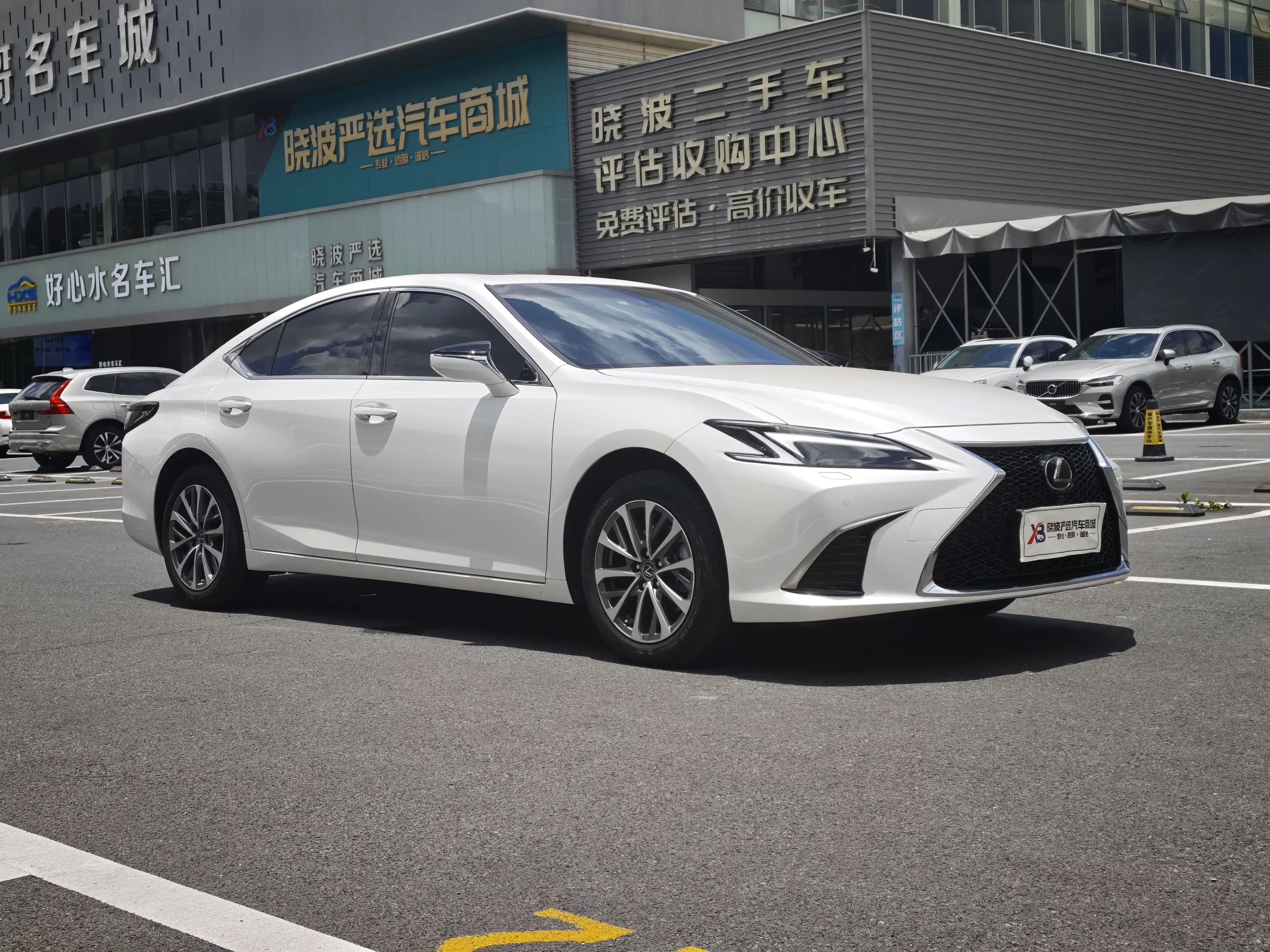 Lexus ES