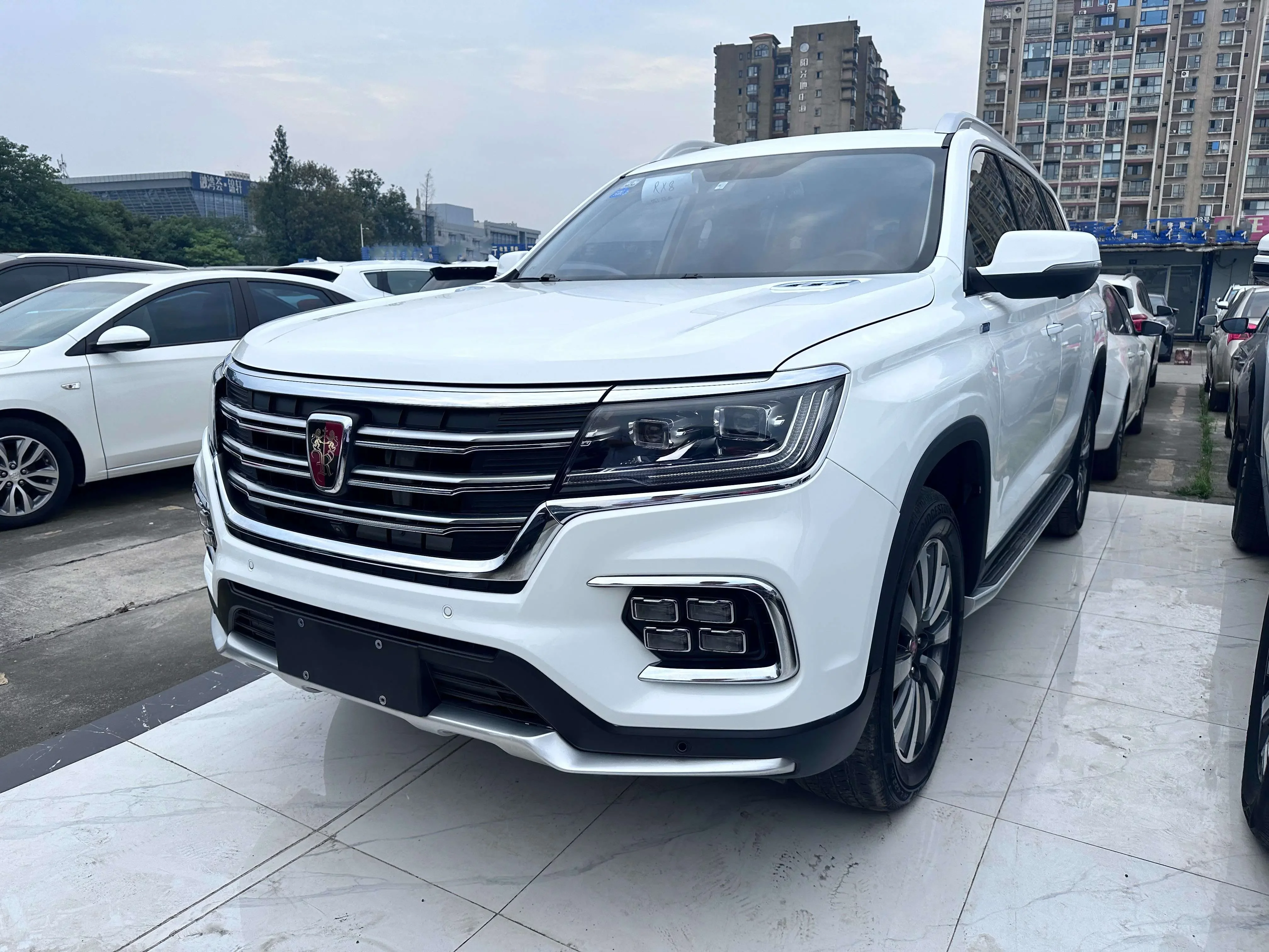 Roewe RX8