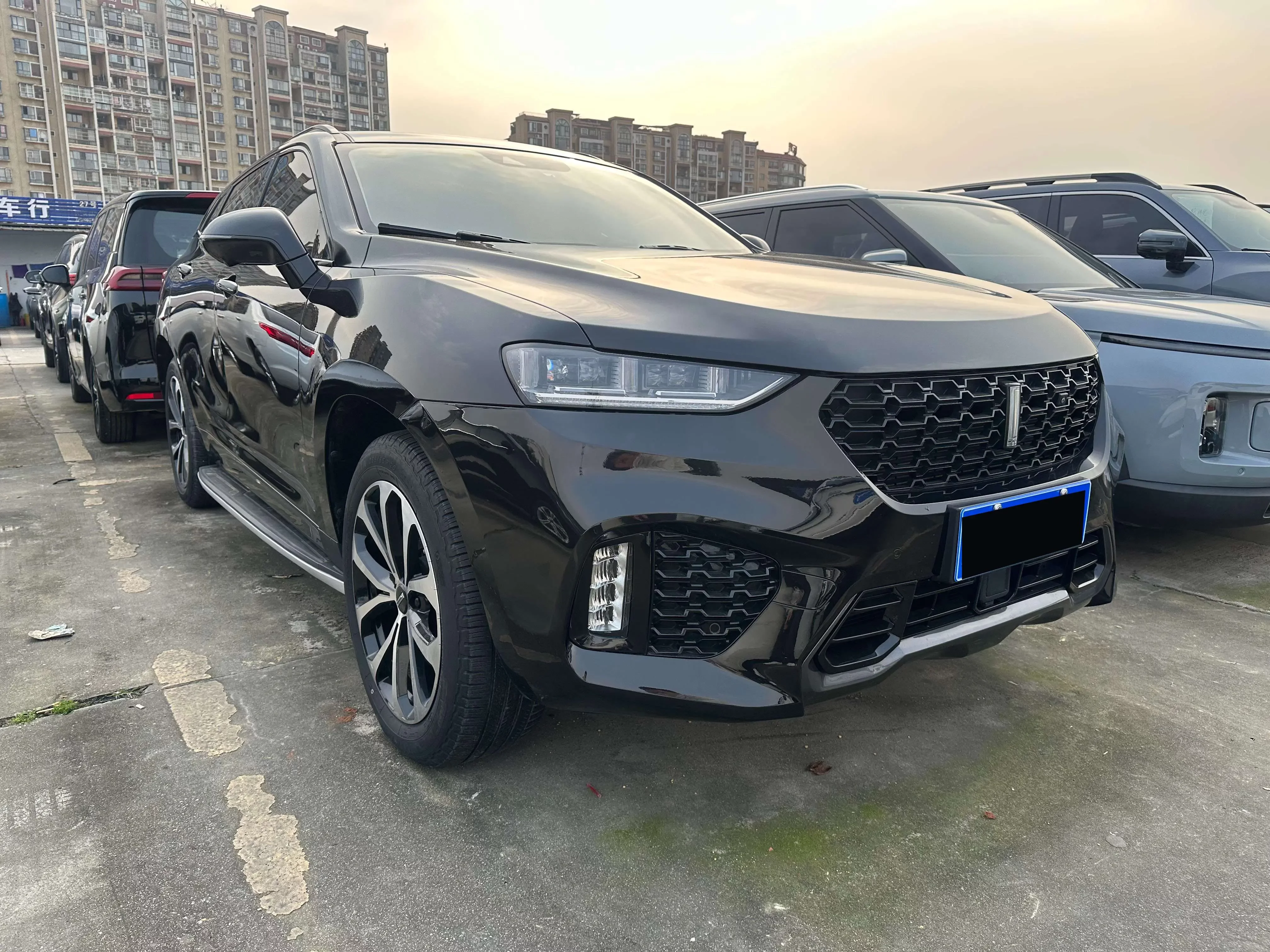 Wey Wei brand VV7