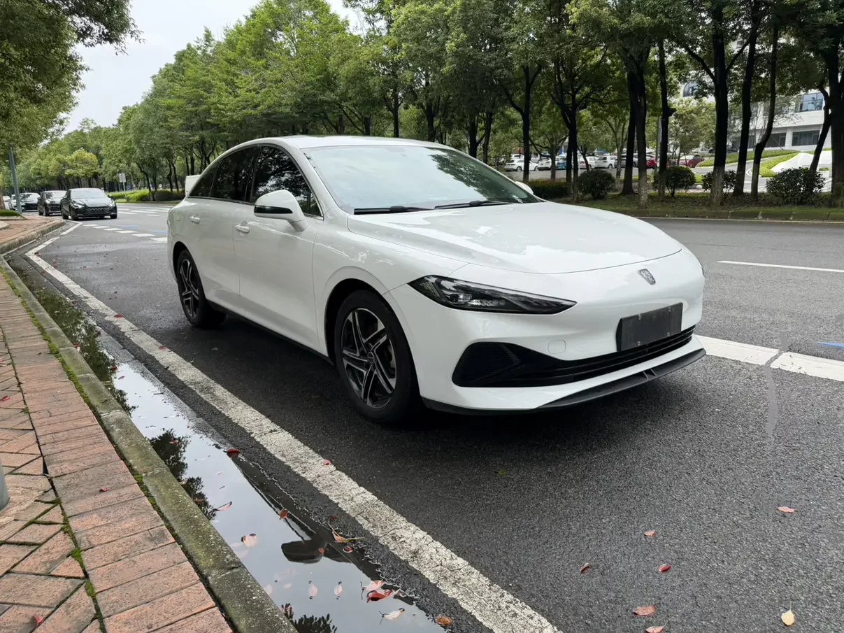 Roewe D7 DMH