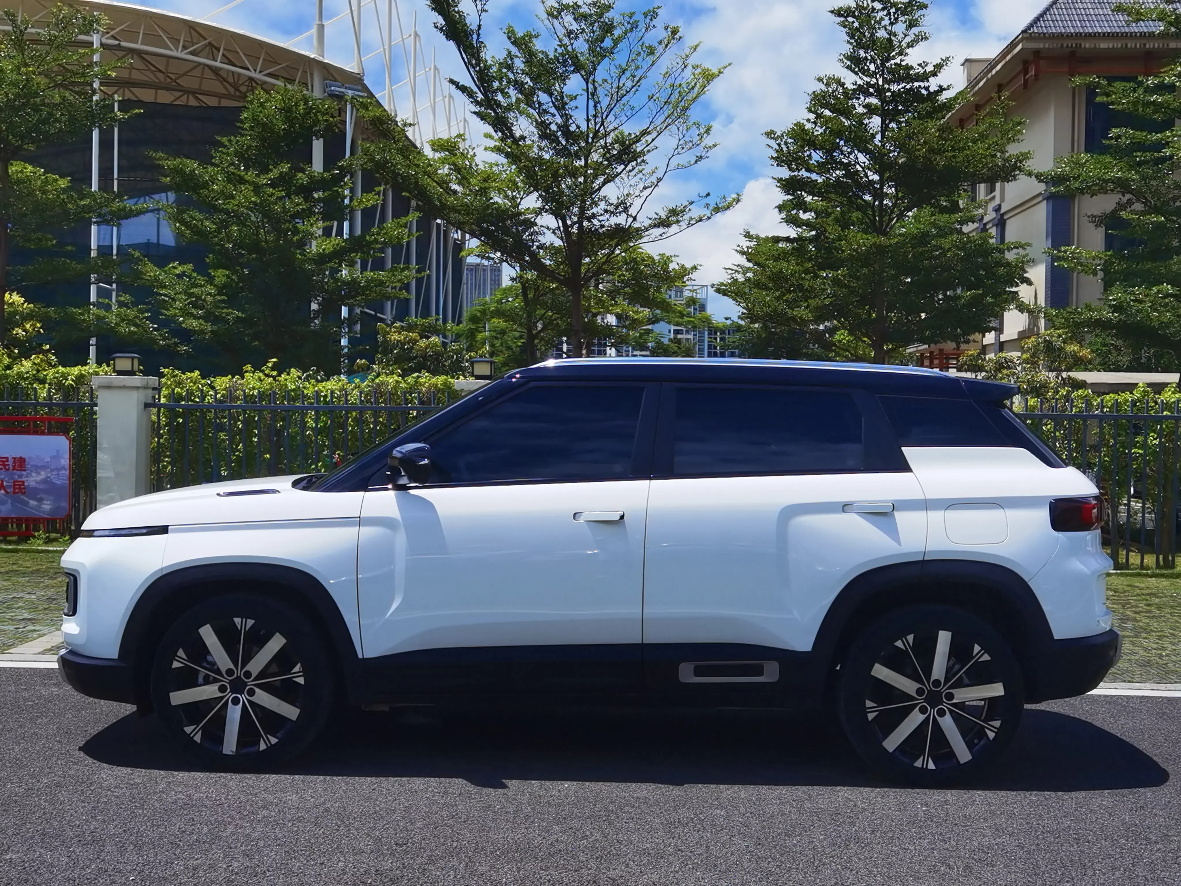 Geely ICON