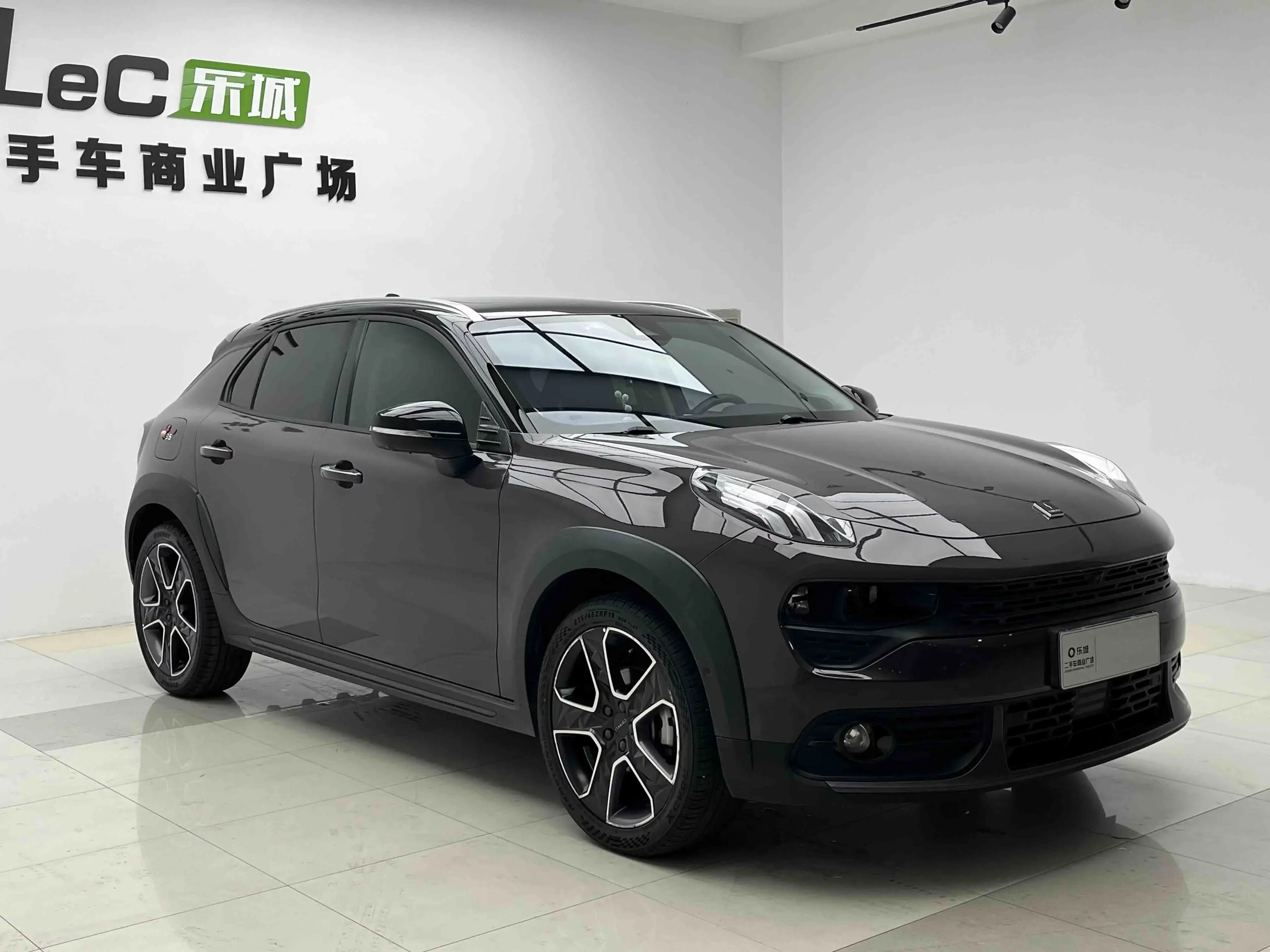Lynk & Co 02
