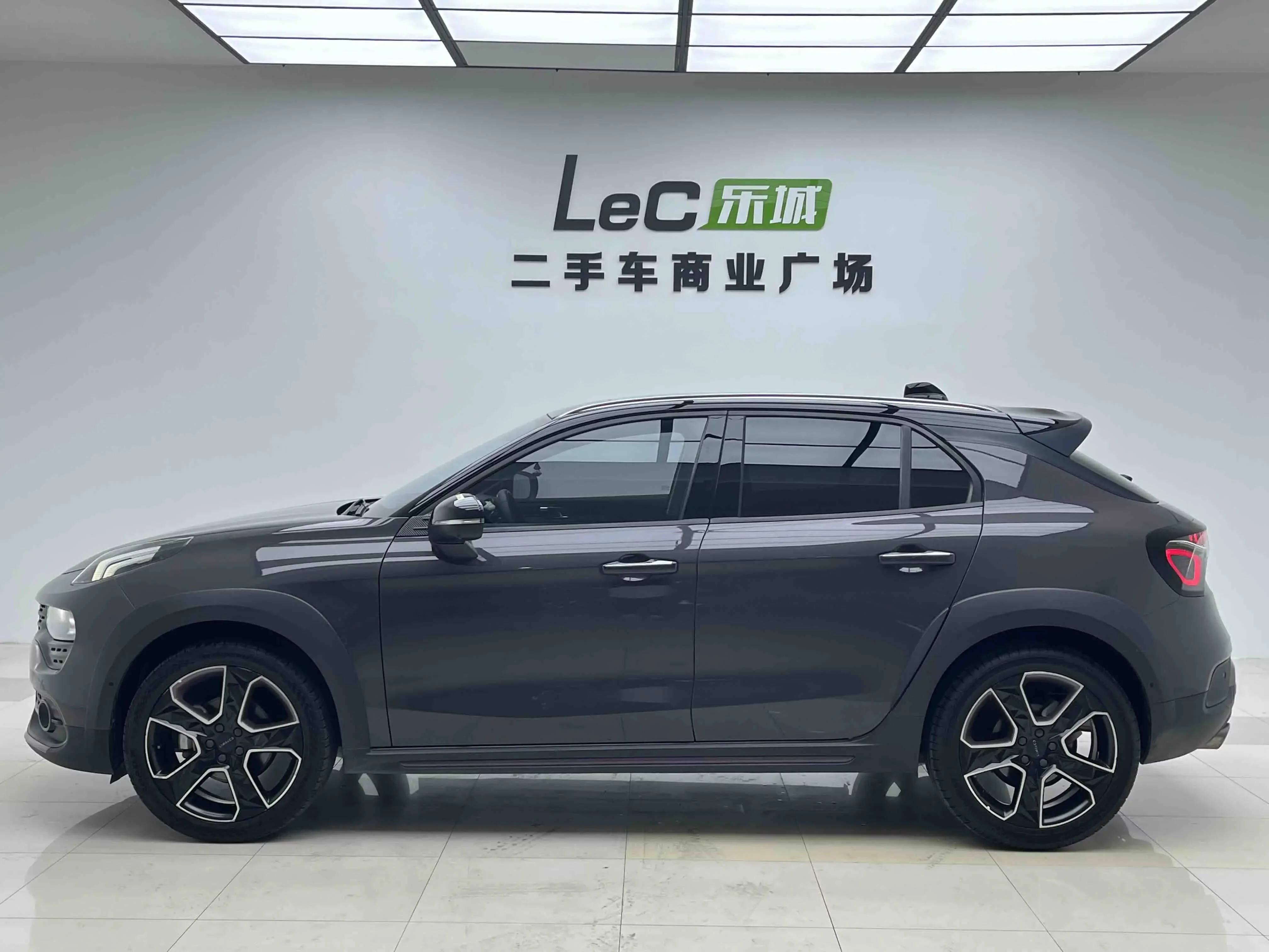Lynk & Co 02