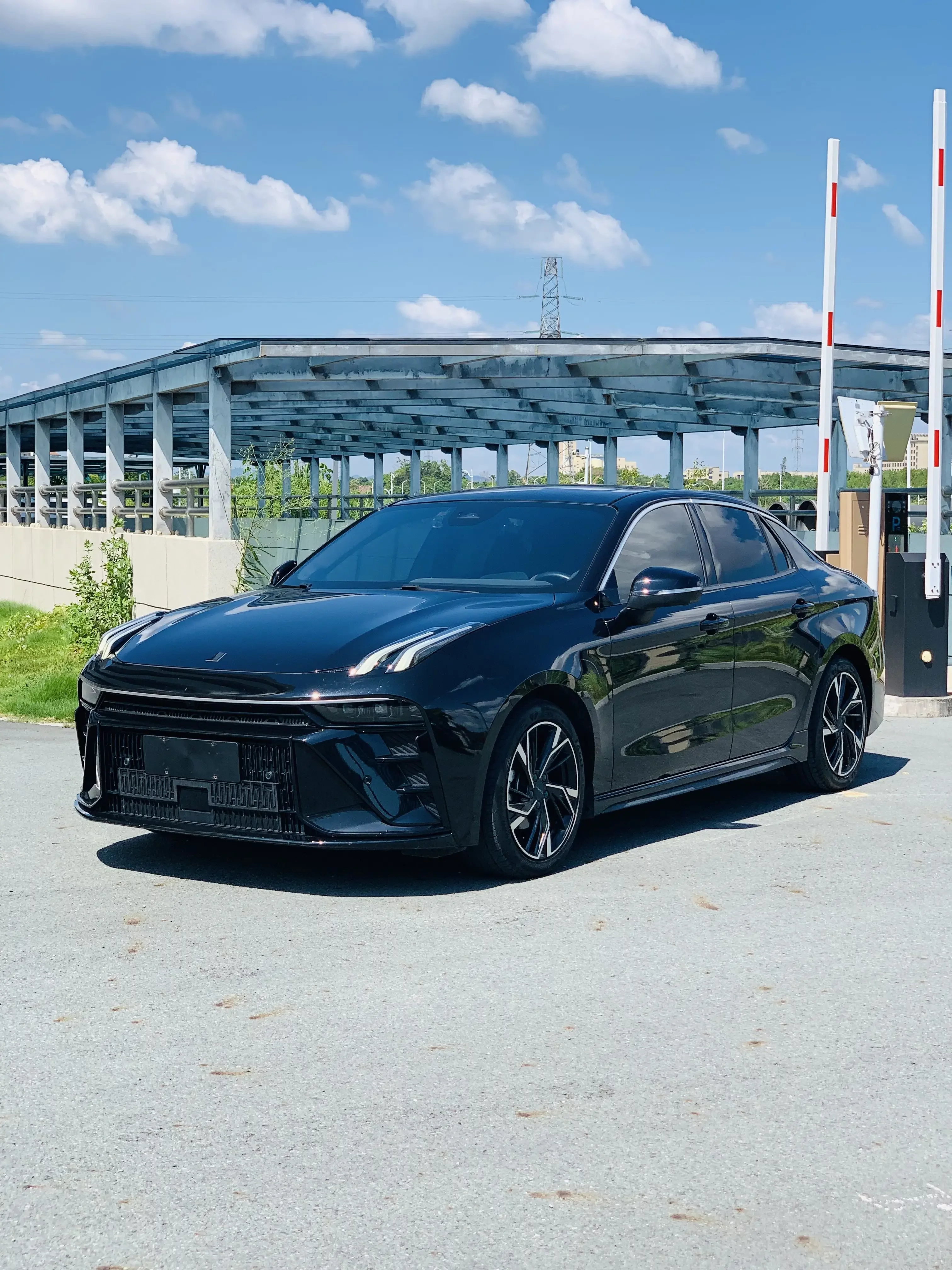 Lynk & Co 03