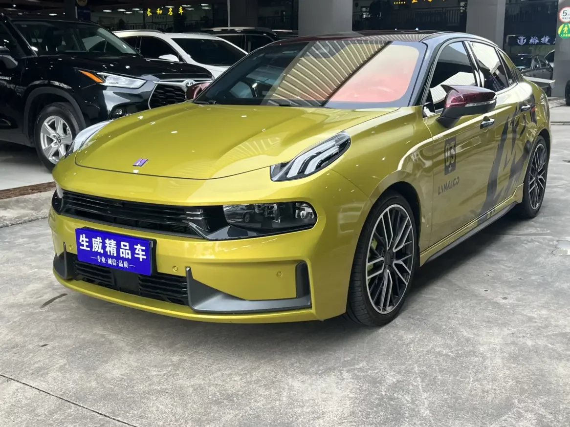 Lynk & Co 03