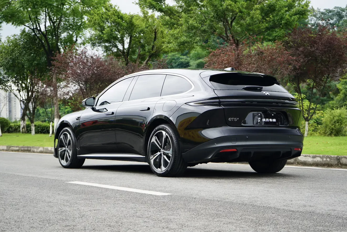 NIO ET5T