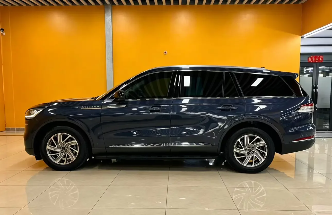 Lincoln aviator