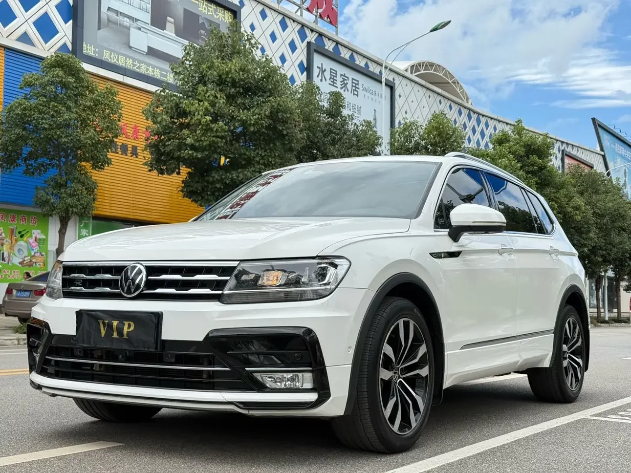 Volkswagen Tiguan L