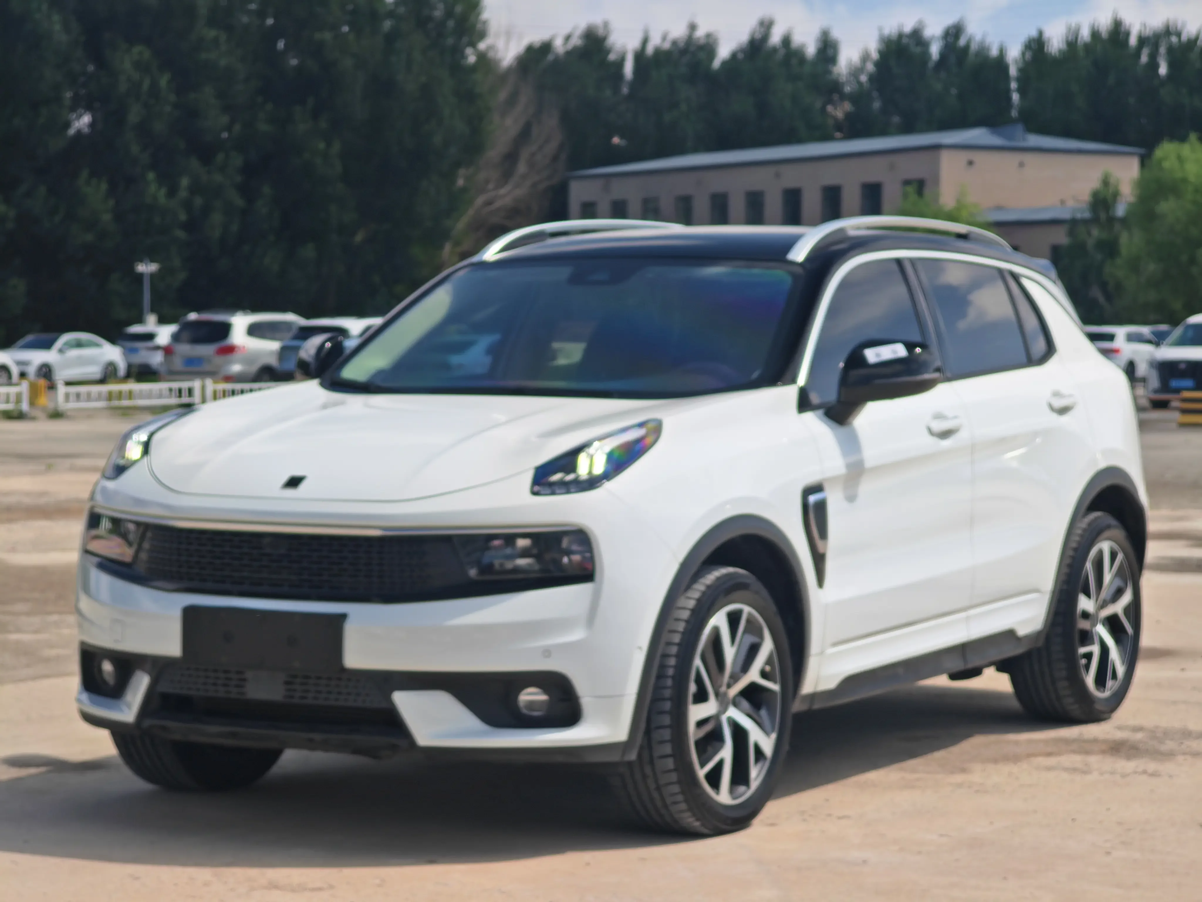 Lynk & Co 01 EM-P