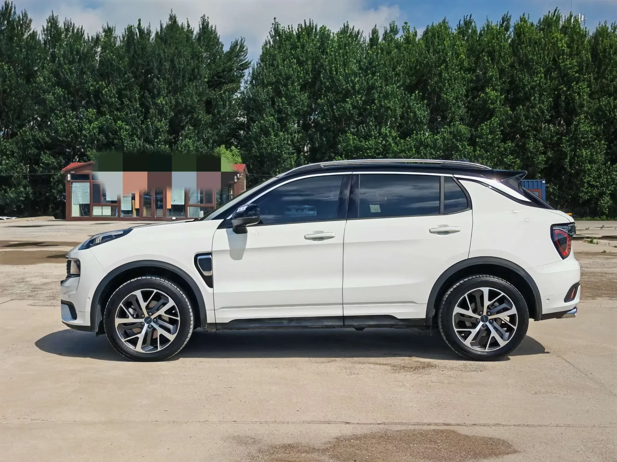 Lynk & Co 01 EM-P