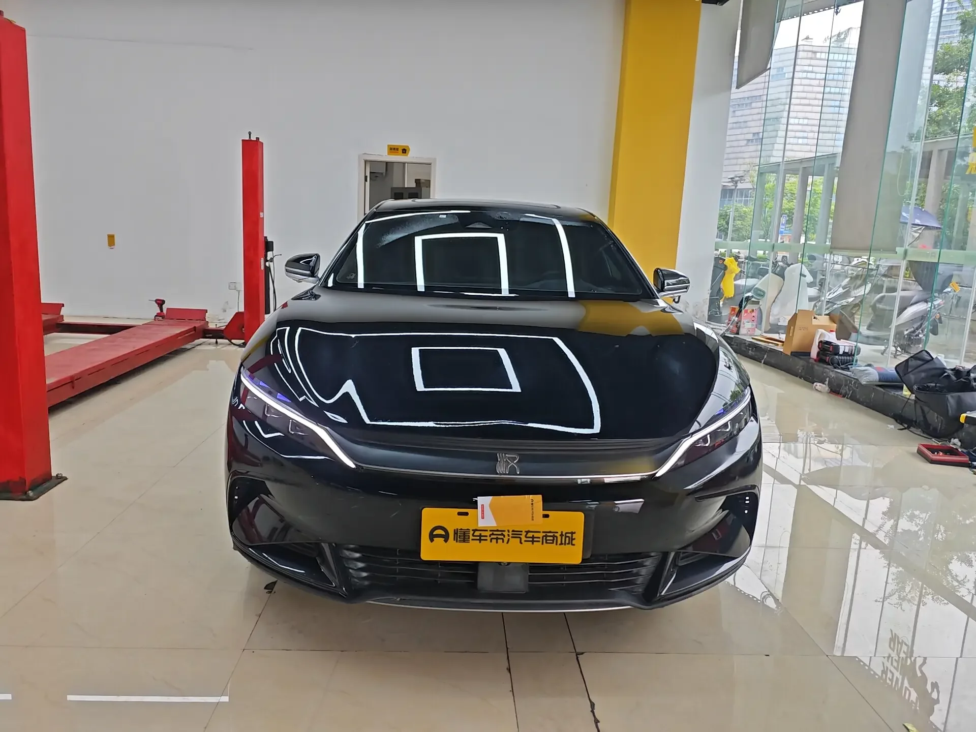 BYD Han EV