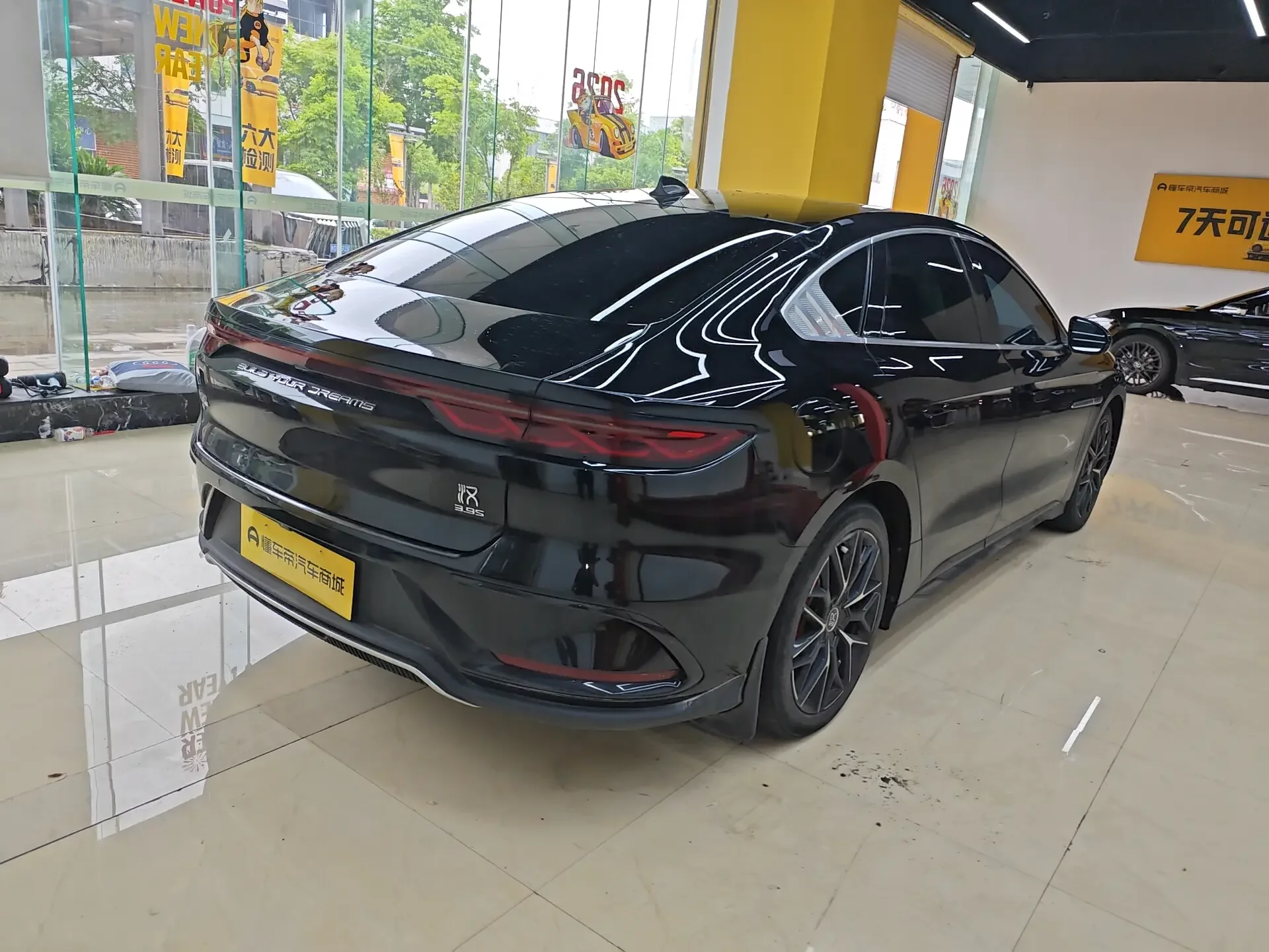 BYD Han EV