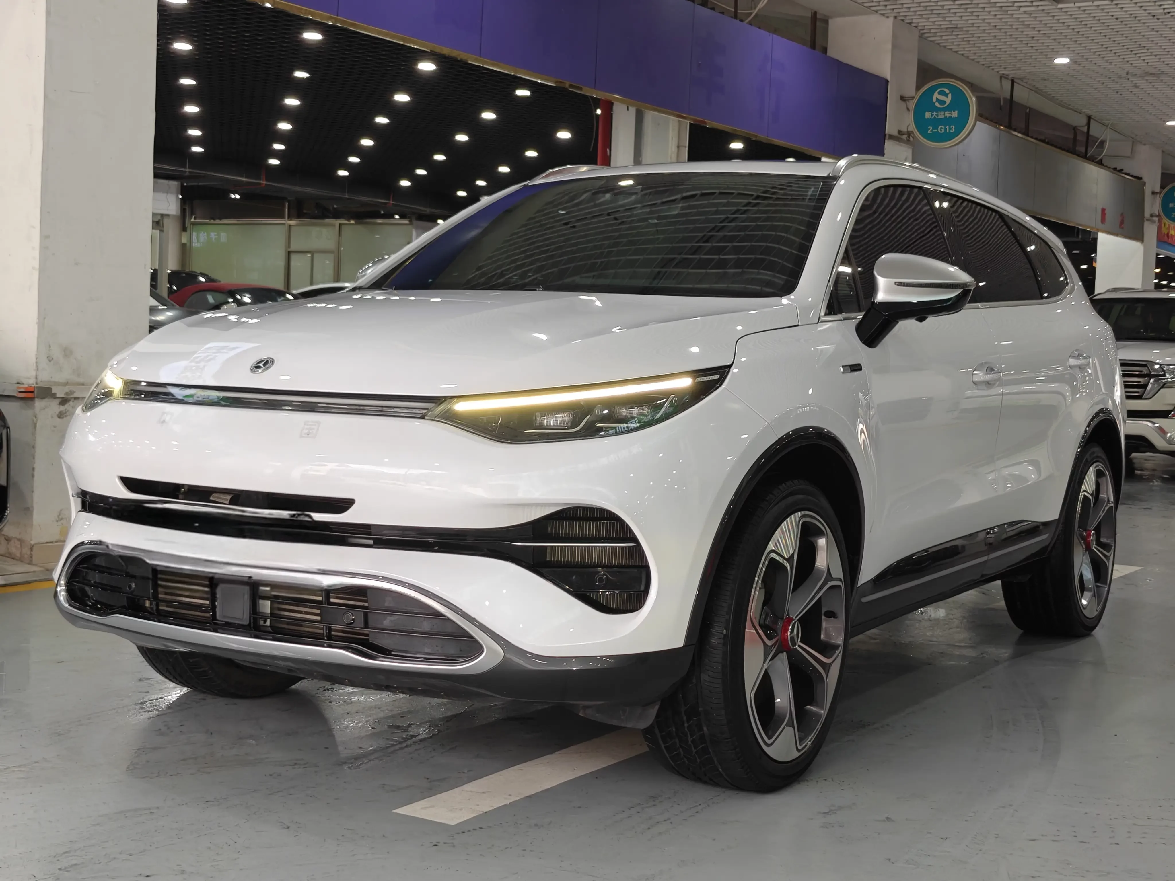 Denza X PHEV