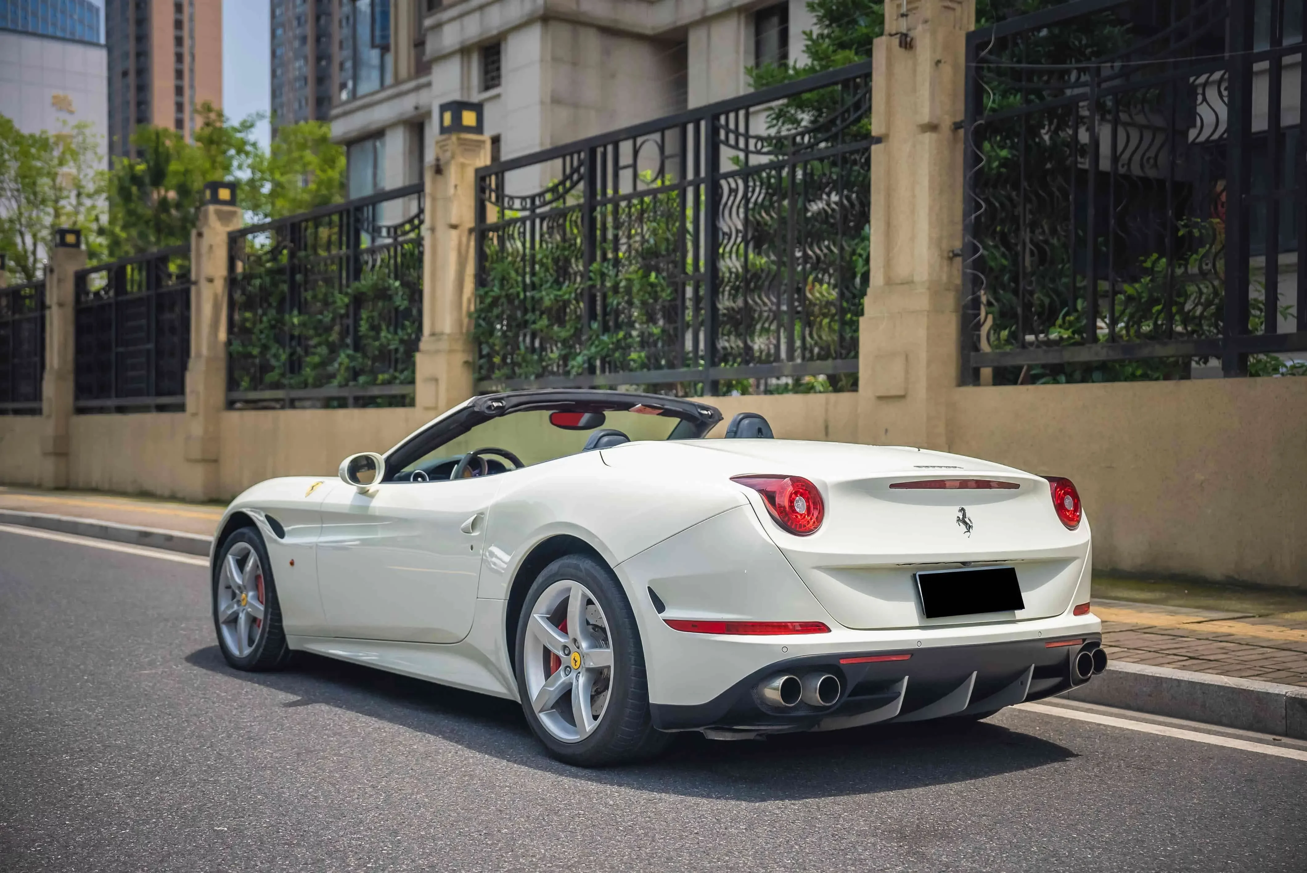 Ferrari California T