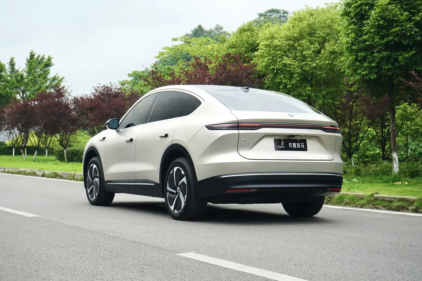 NIO EC7