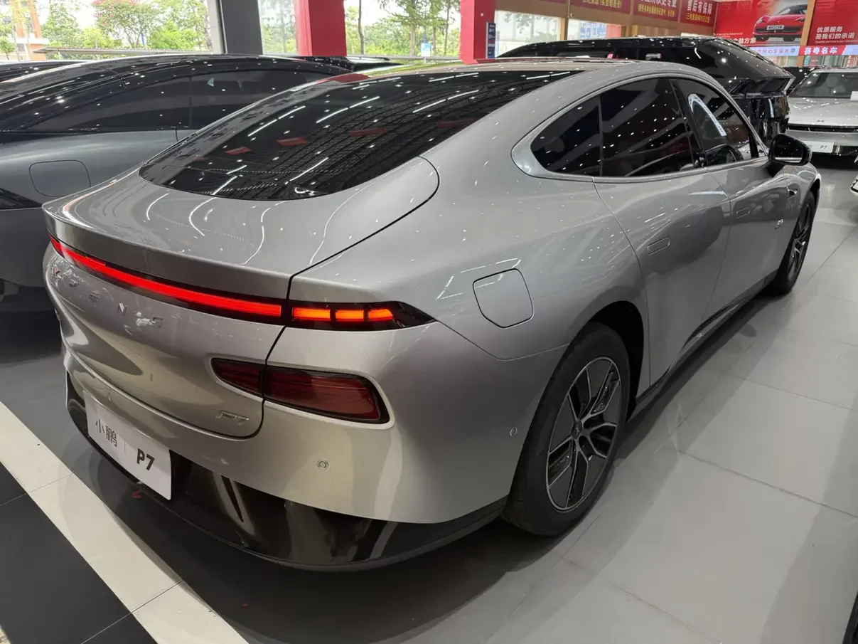 Xpeng P7