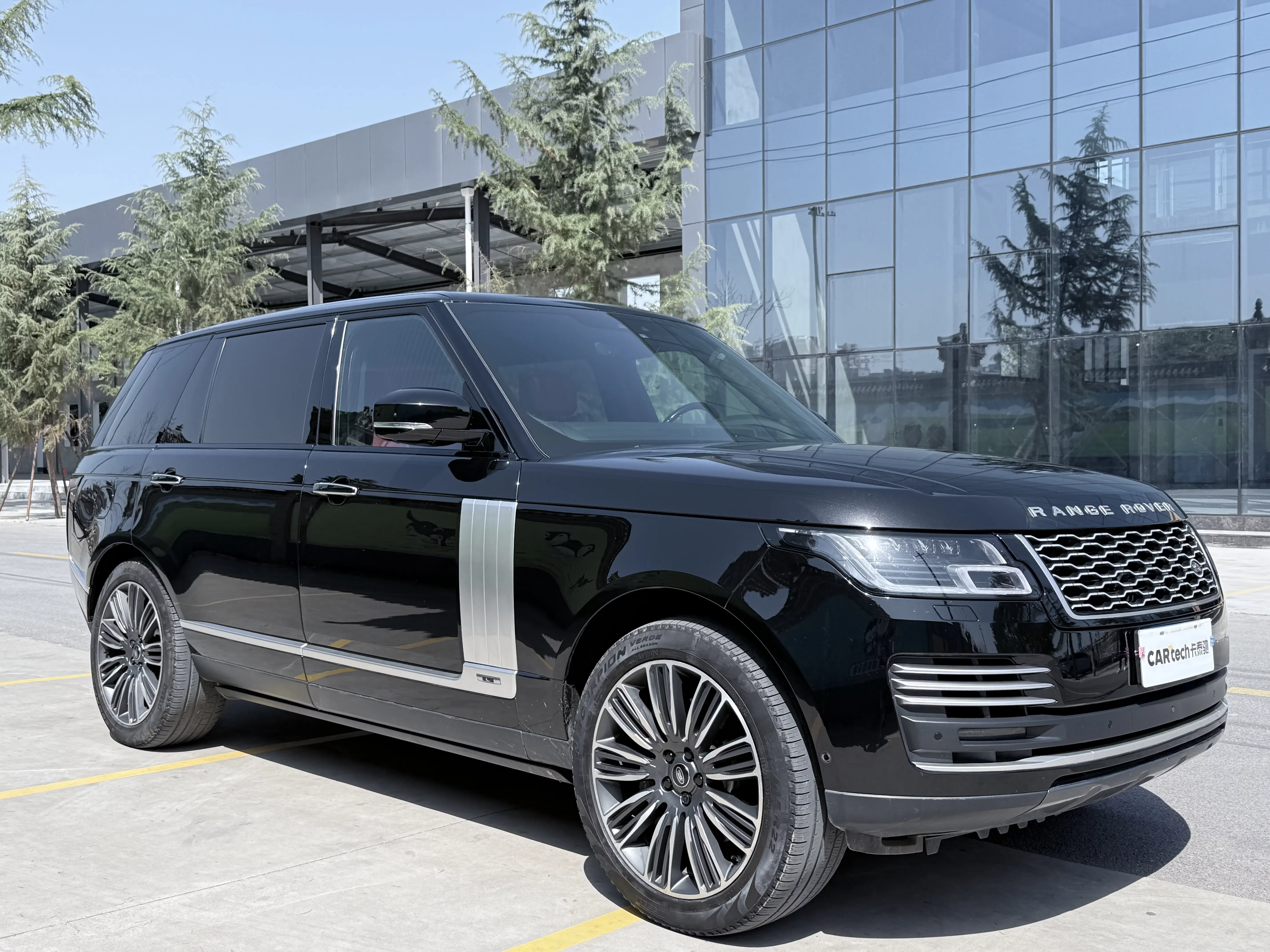 Land Rover range rover