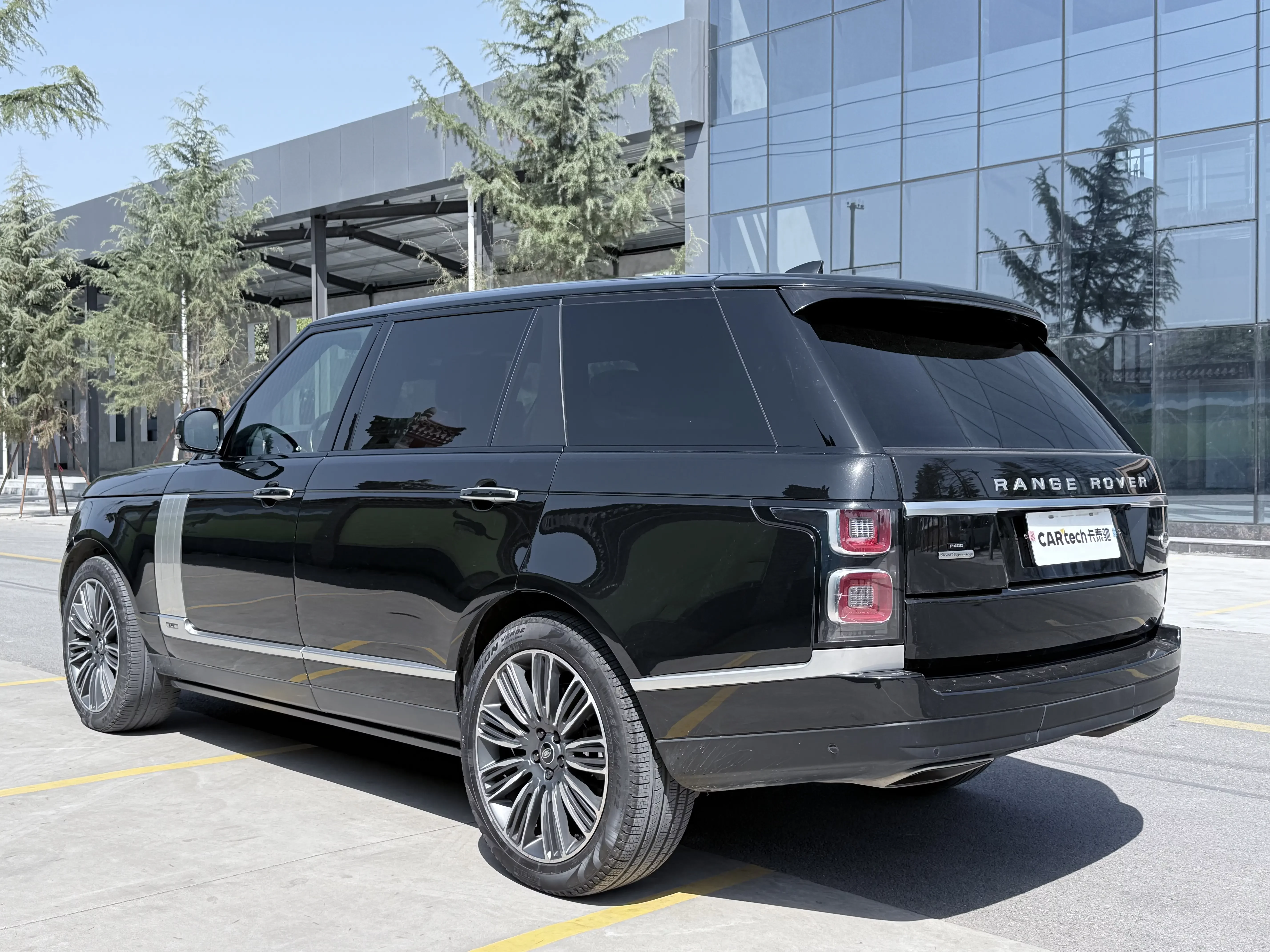 Land Rover range rover
