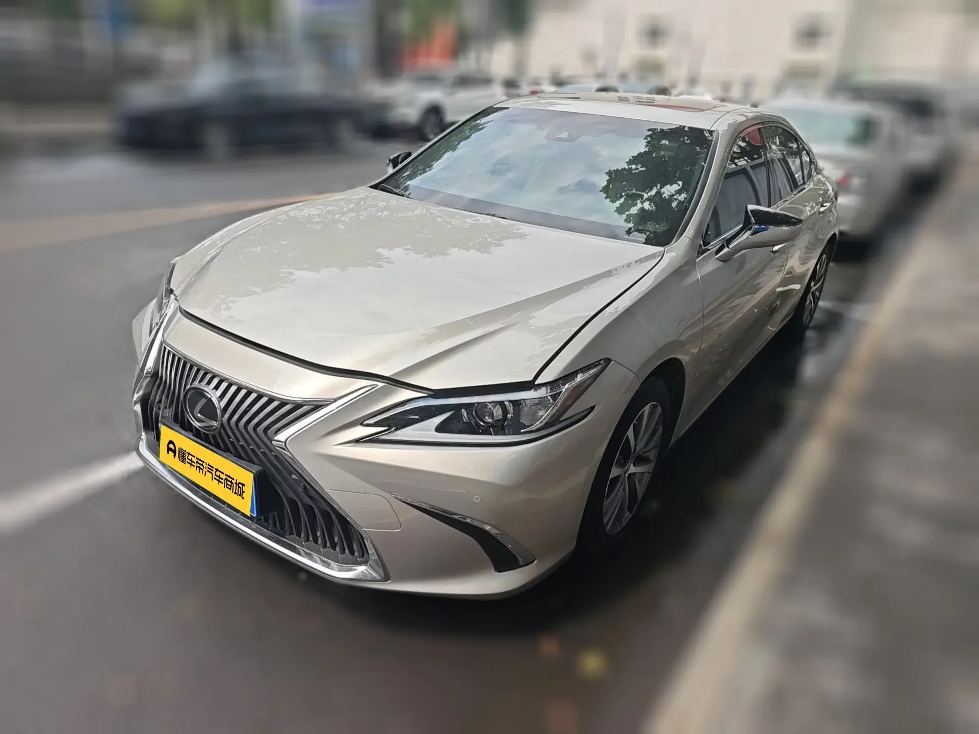 Lexus ES