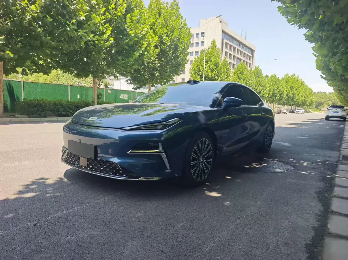 Geely Galaxy Star 8 PHEV
