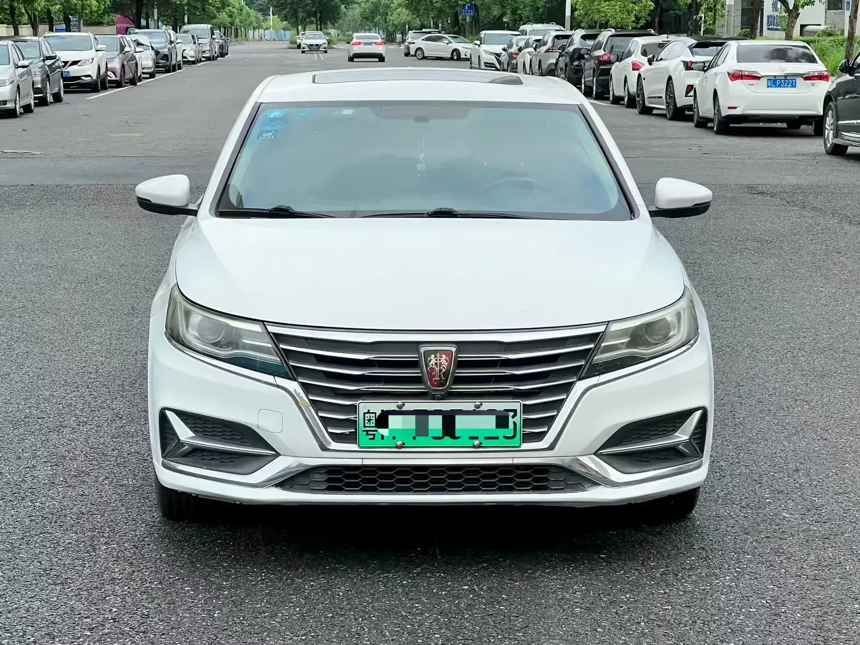 Roewe ei6  из Китая