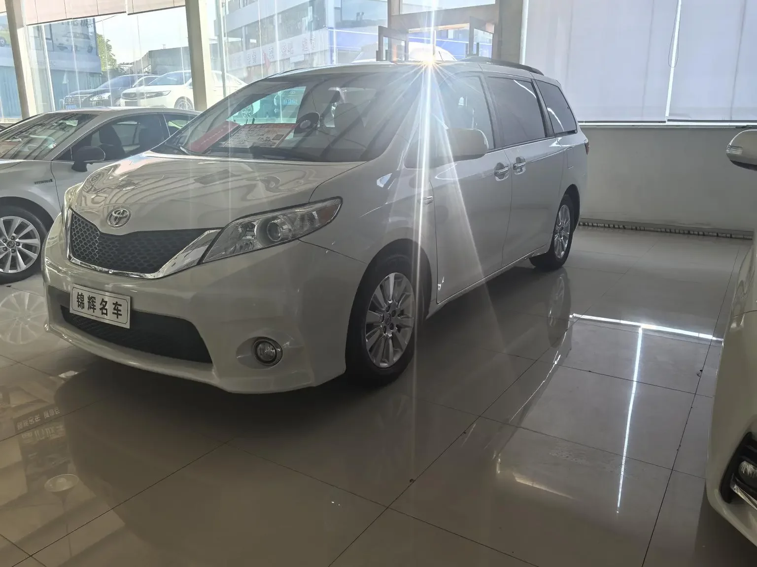 Toyota Sienna  из Китая