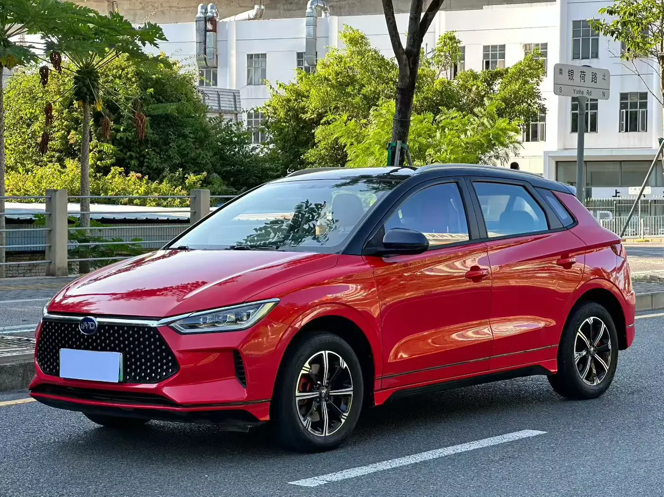 BYD e2  из Китая
