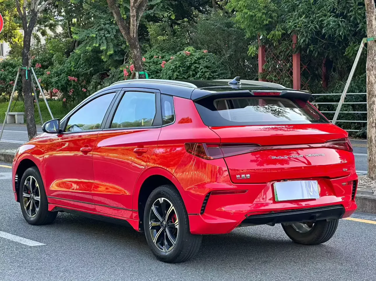 BYD e2