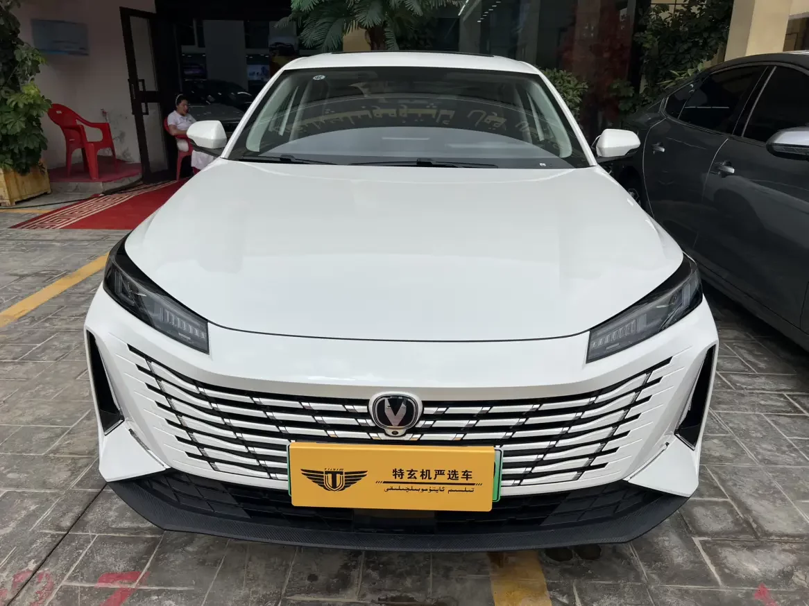 Changan Eado PHEV  из Китая