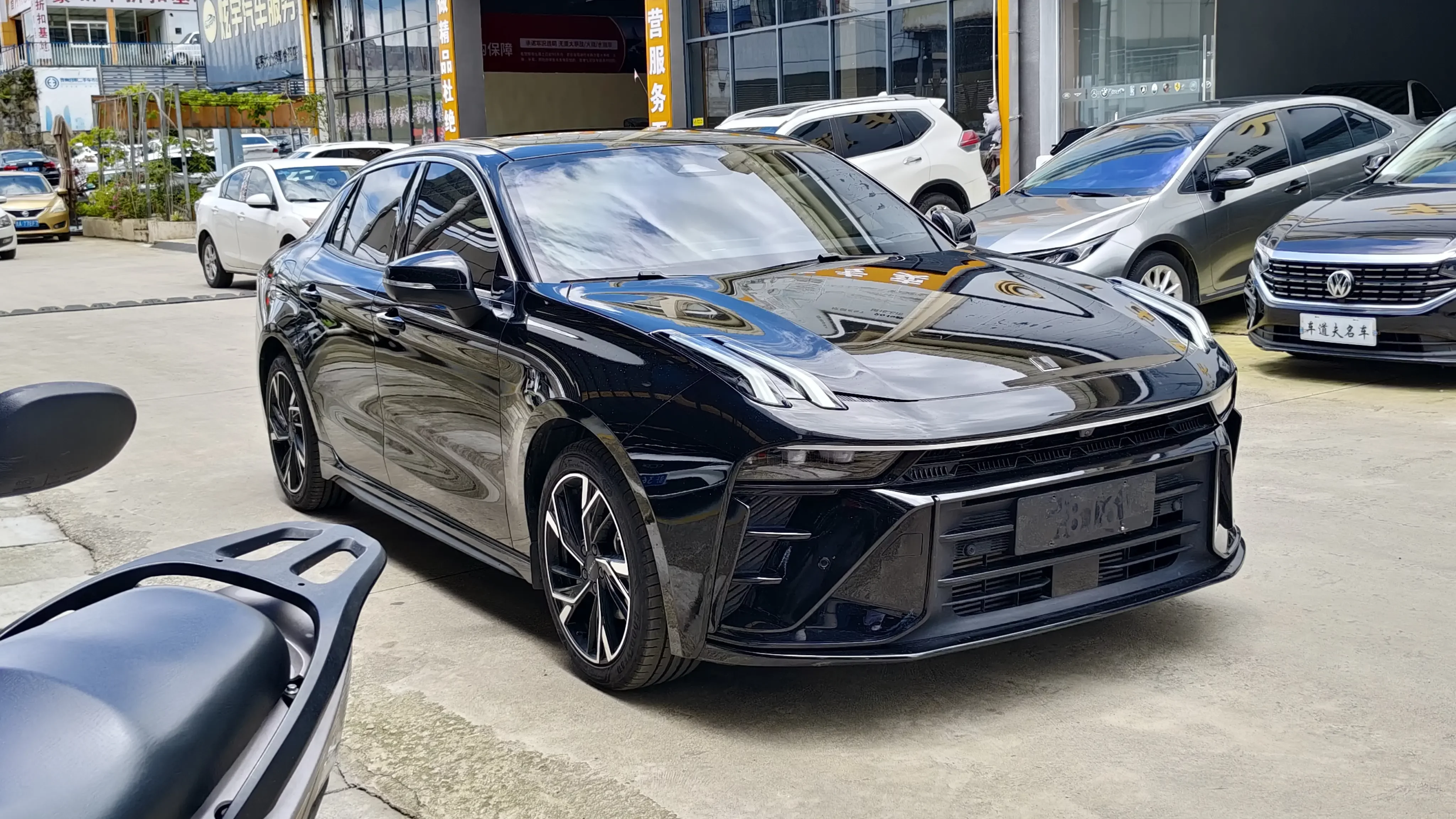 Lynk & Co 03