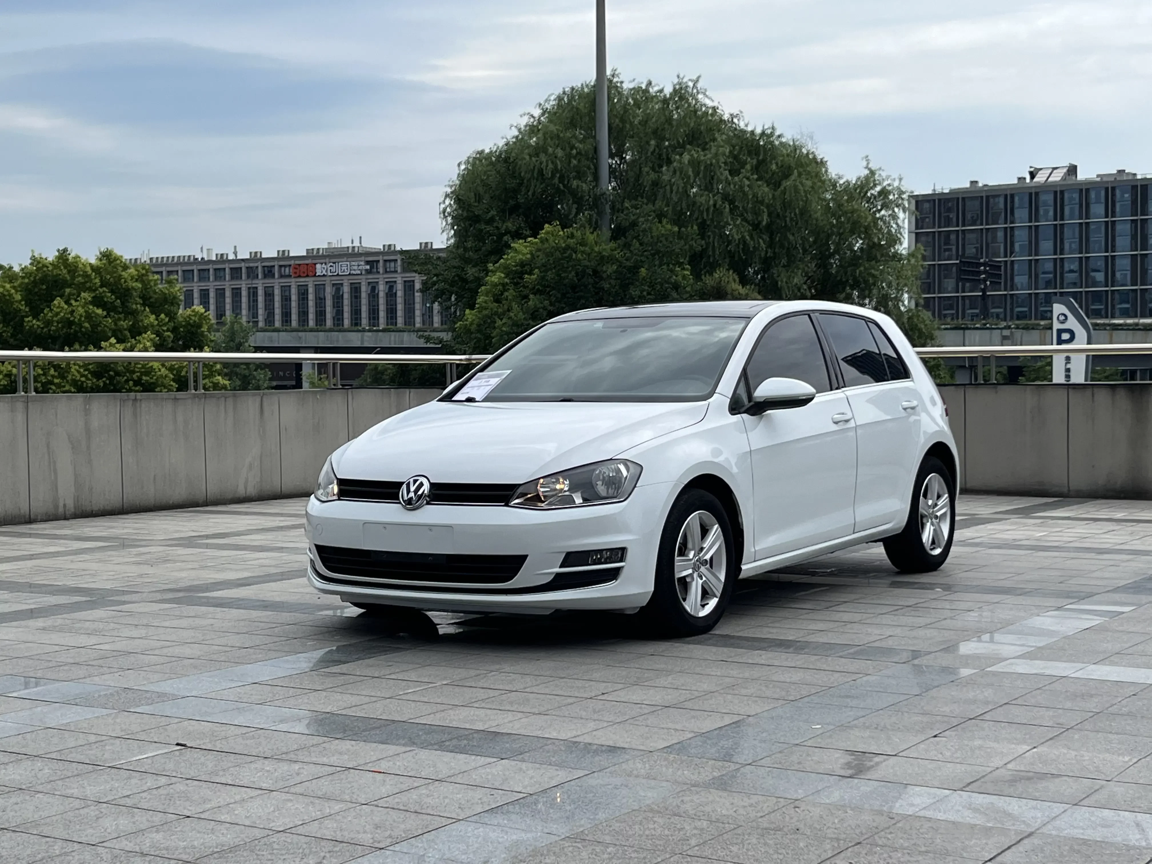 Volkswagen golf