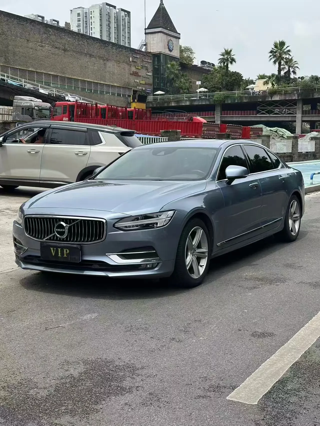 Volvo S90