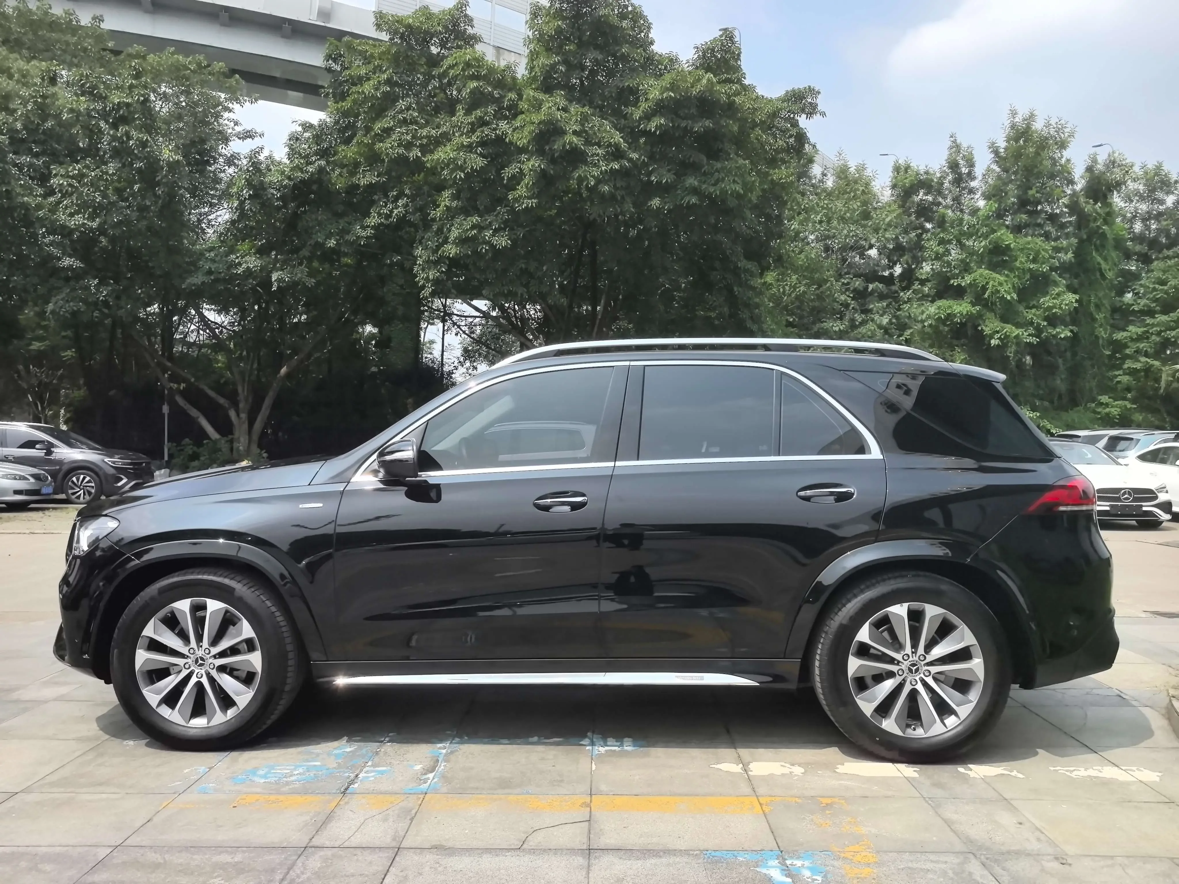 Mercedes-Benz GLE (Imported)
