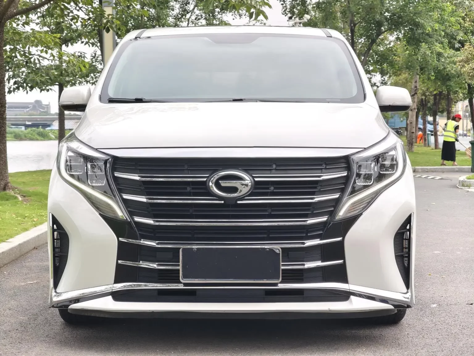 GAC Trumpchi M8  из Китая