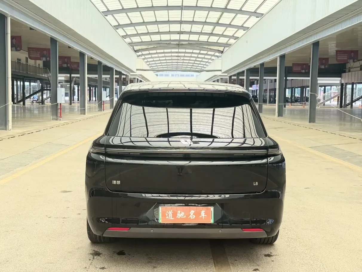 Lixiang L8