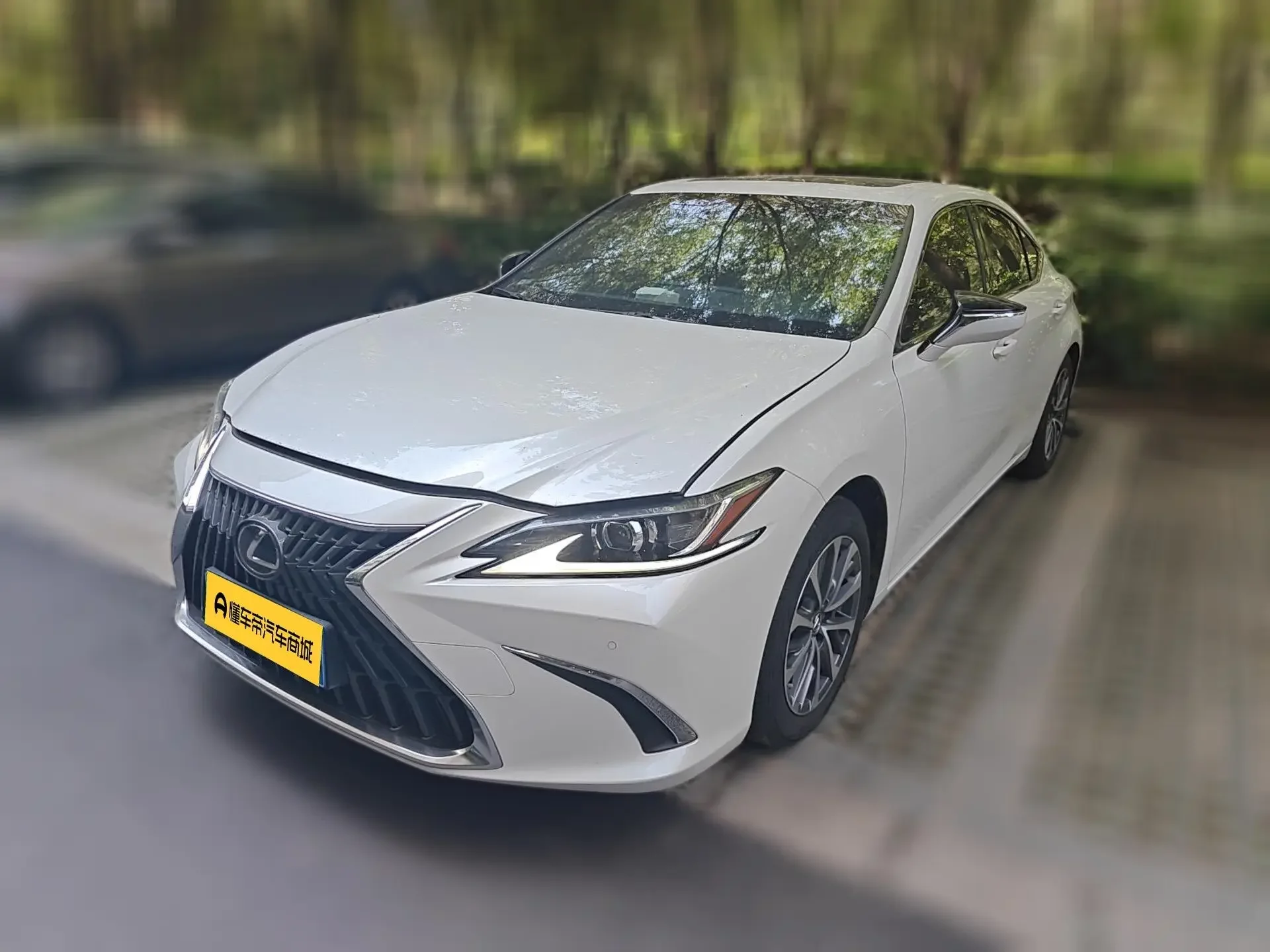 Lexus ES