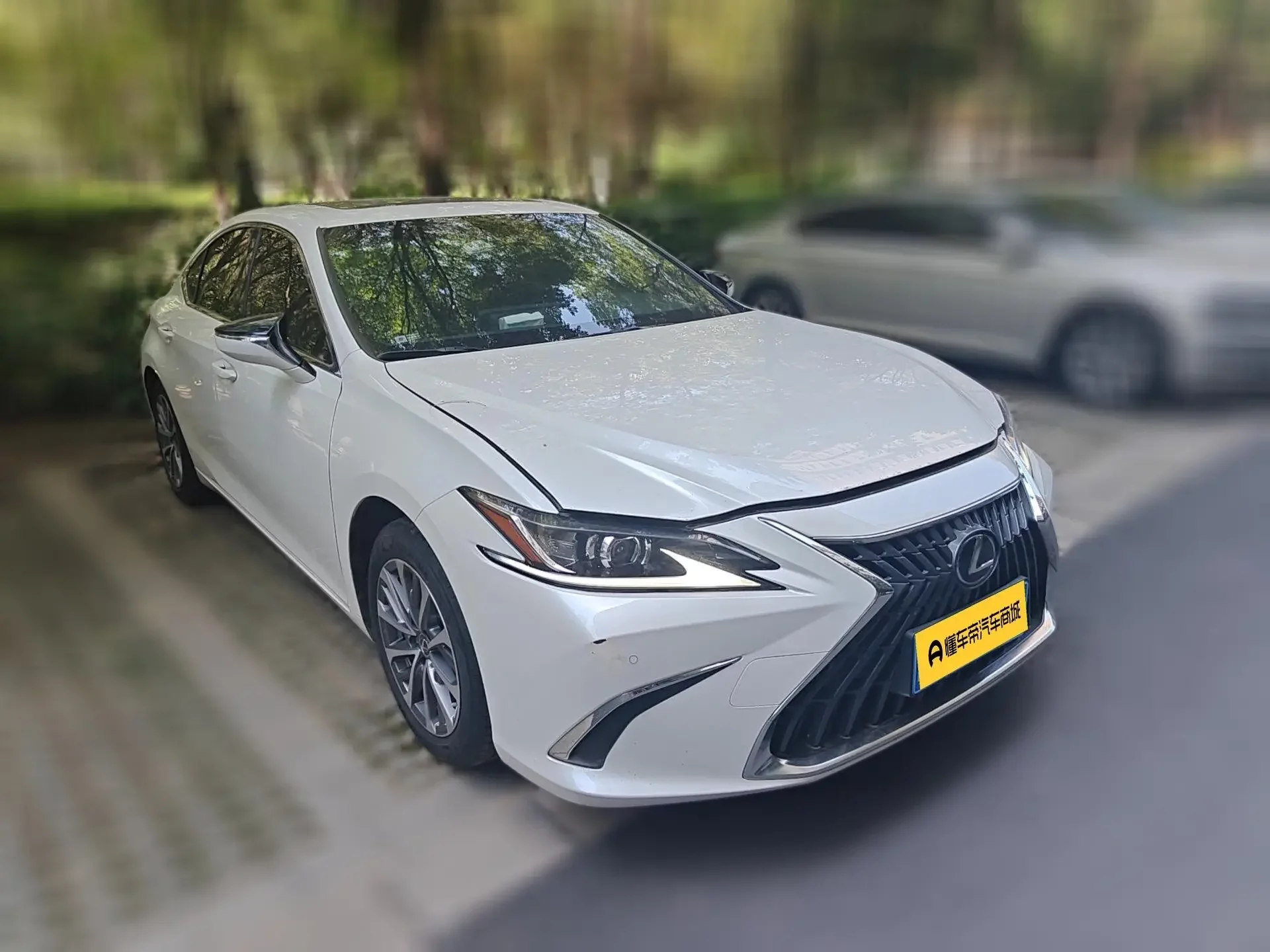 Lexus ES