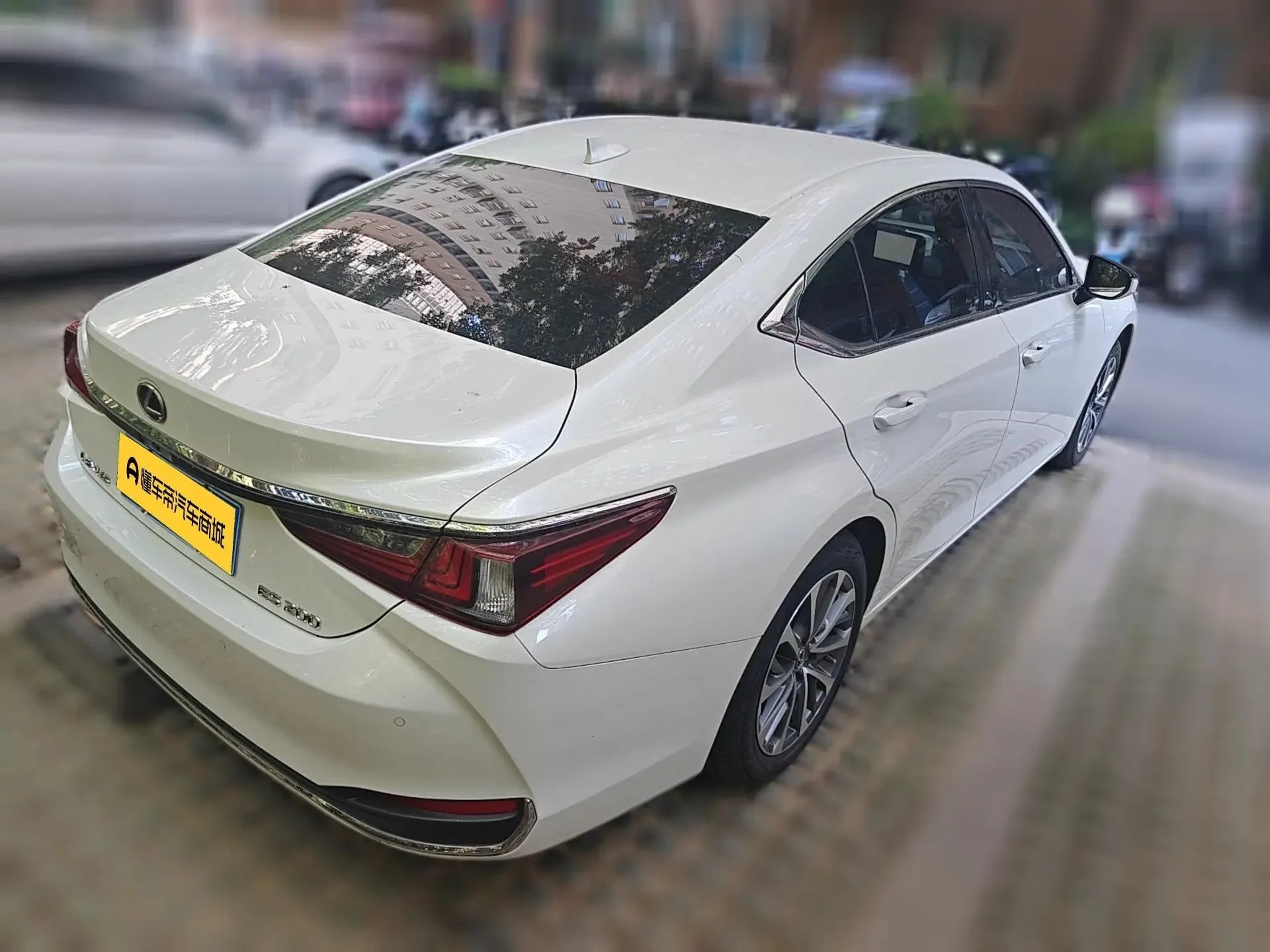 Lexus ES