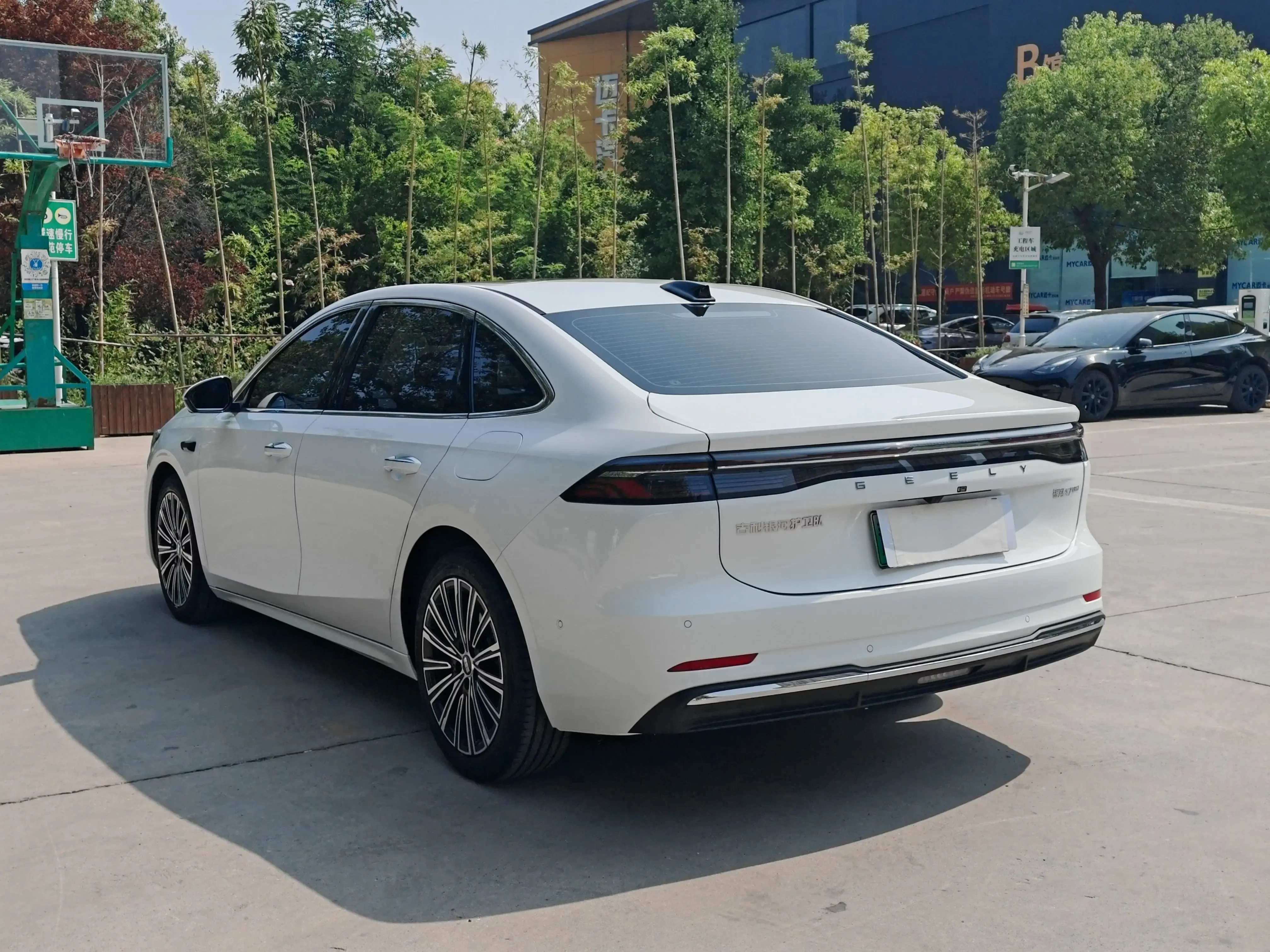 Geely Galaxy A7 EM