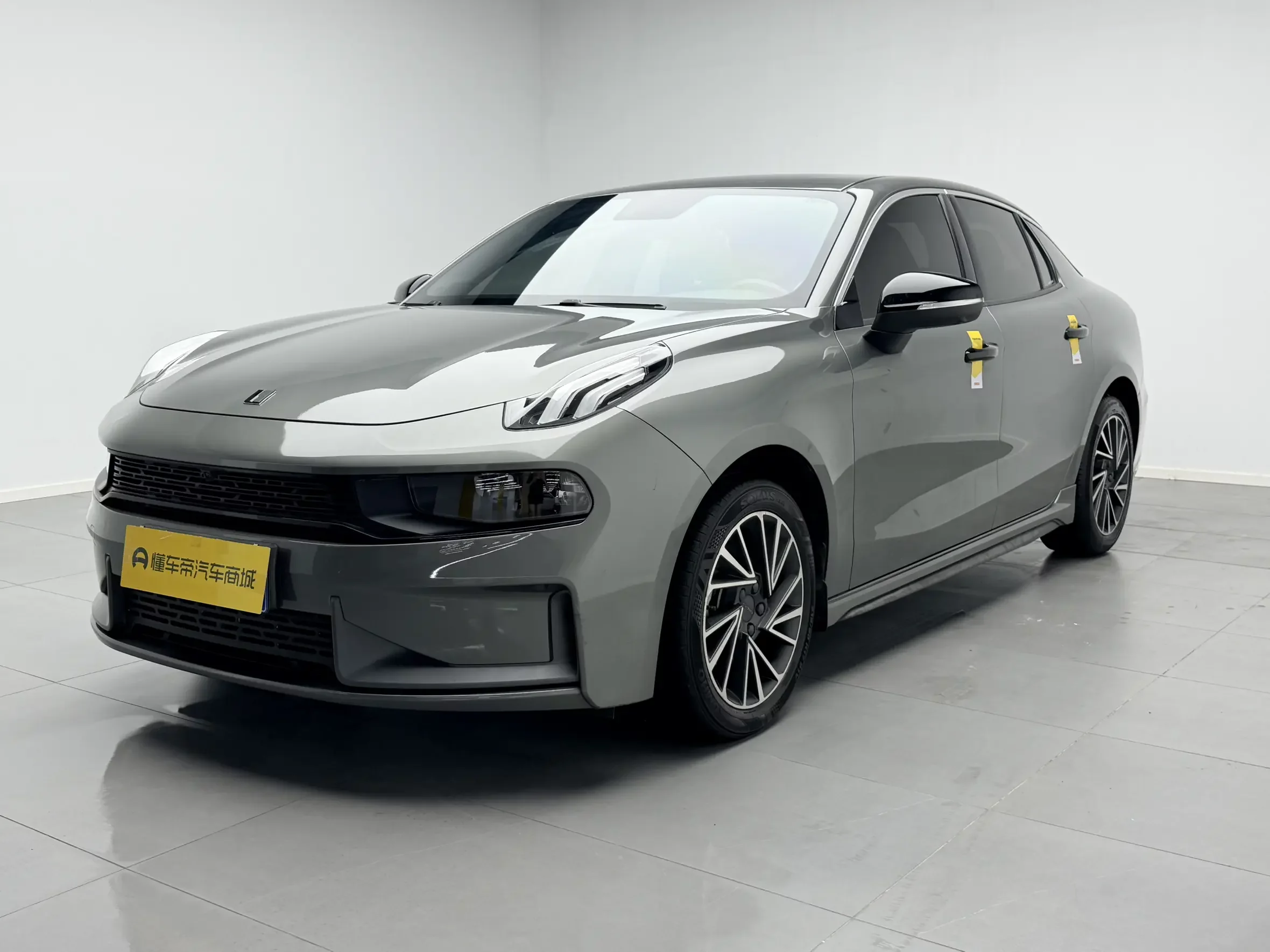Lynk & Co 03