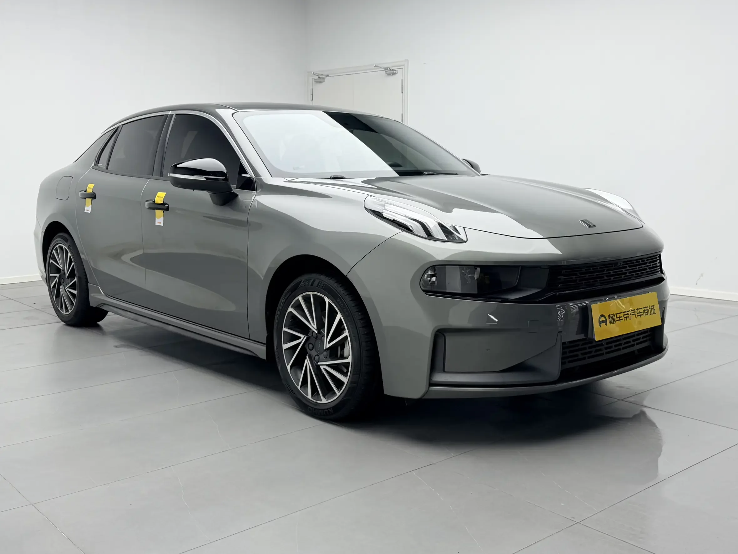 Lynk & Co 03