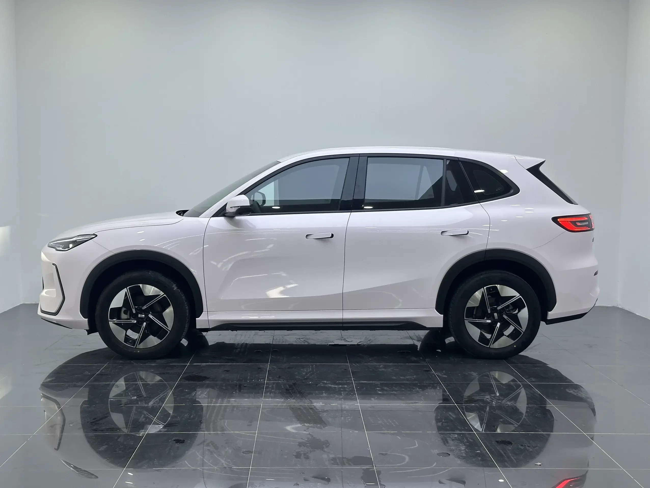 Geely Galaxy E5