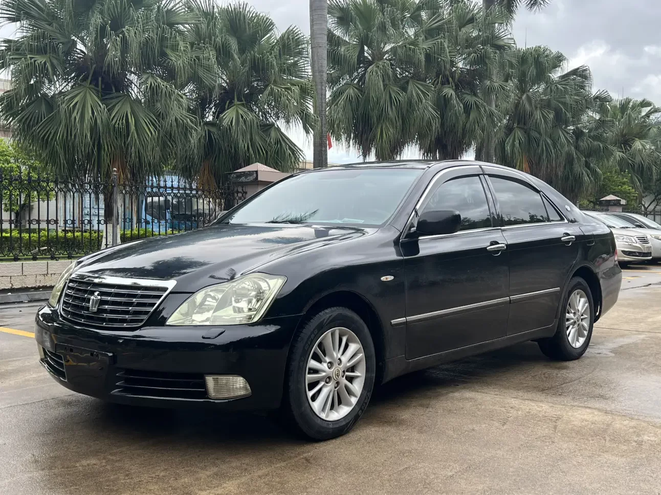 Toyota crown  из Китая
