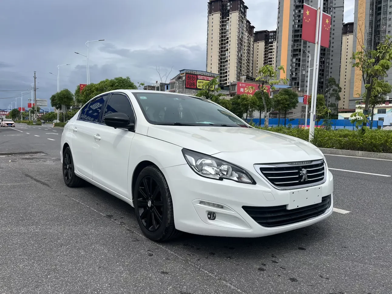Peugeot 408