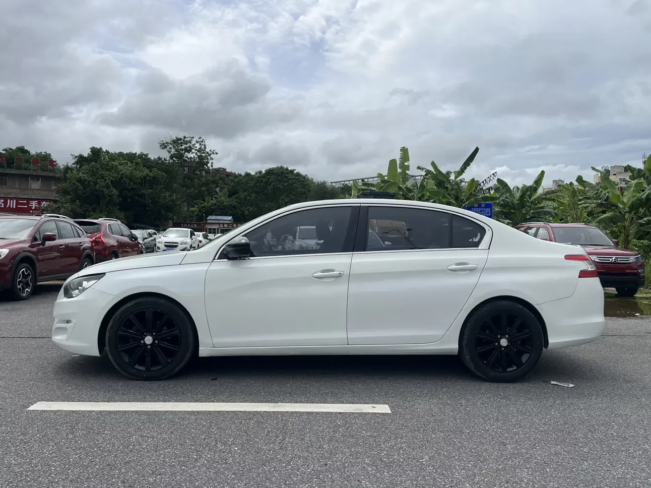 Peugeot 408