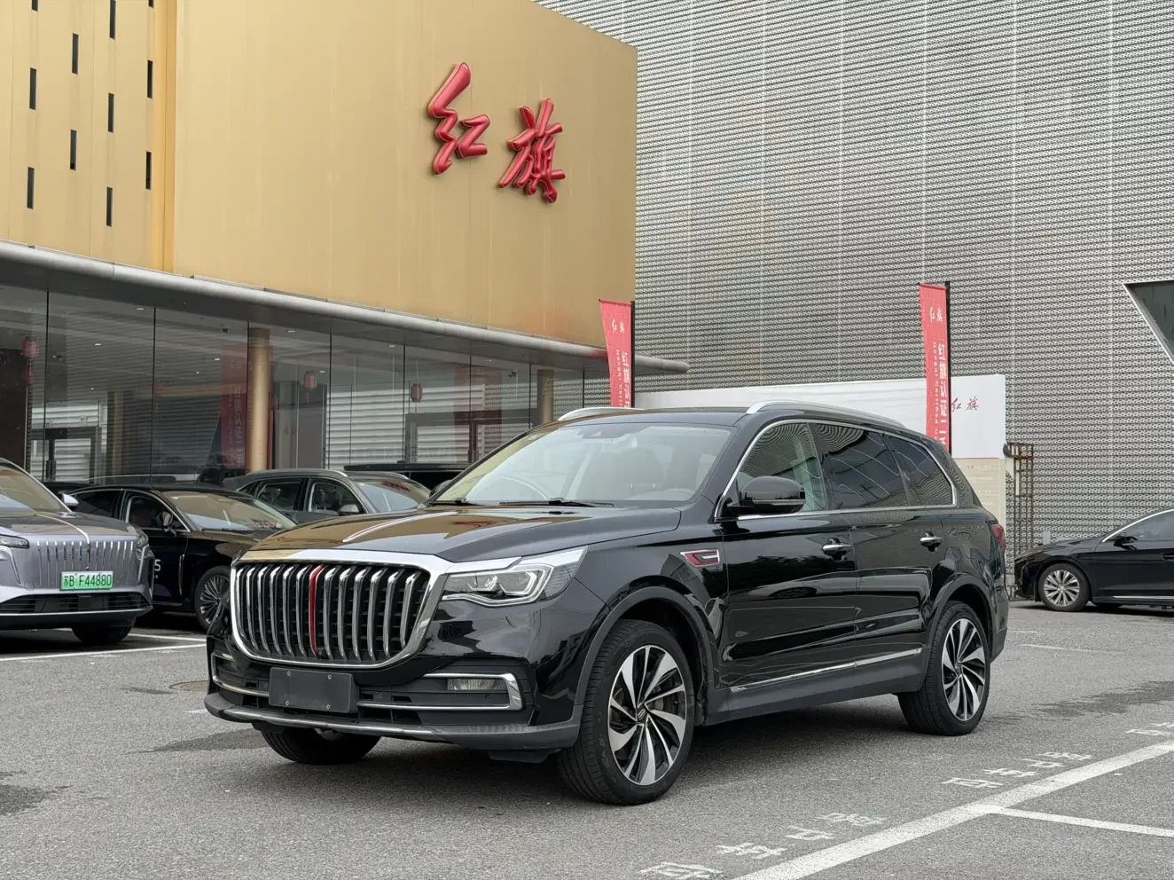 Hongqi HS7  из Китая