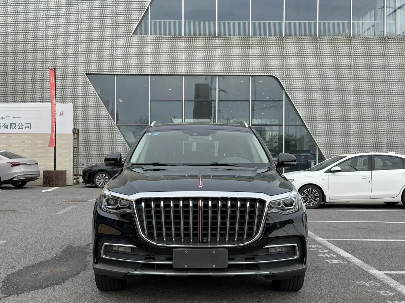Hongqi HS7  из Китая