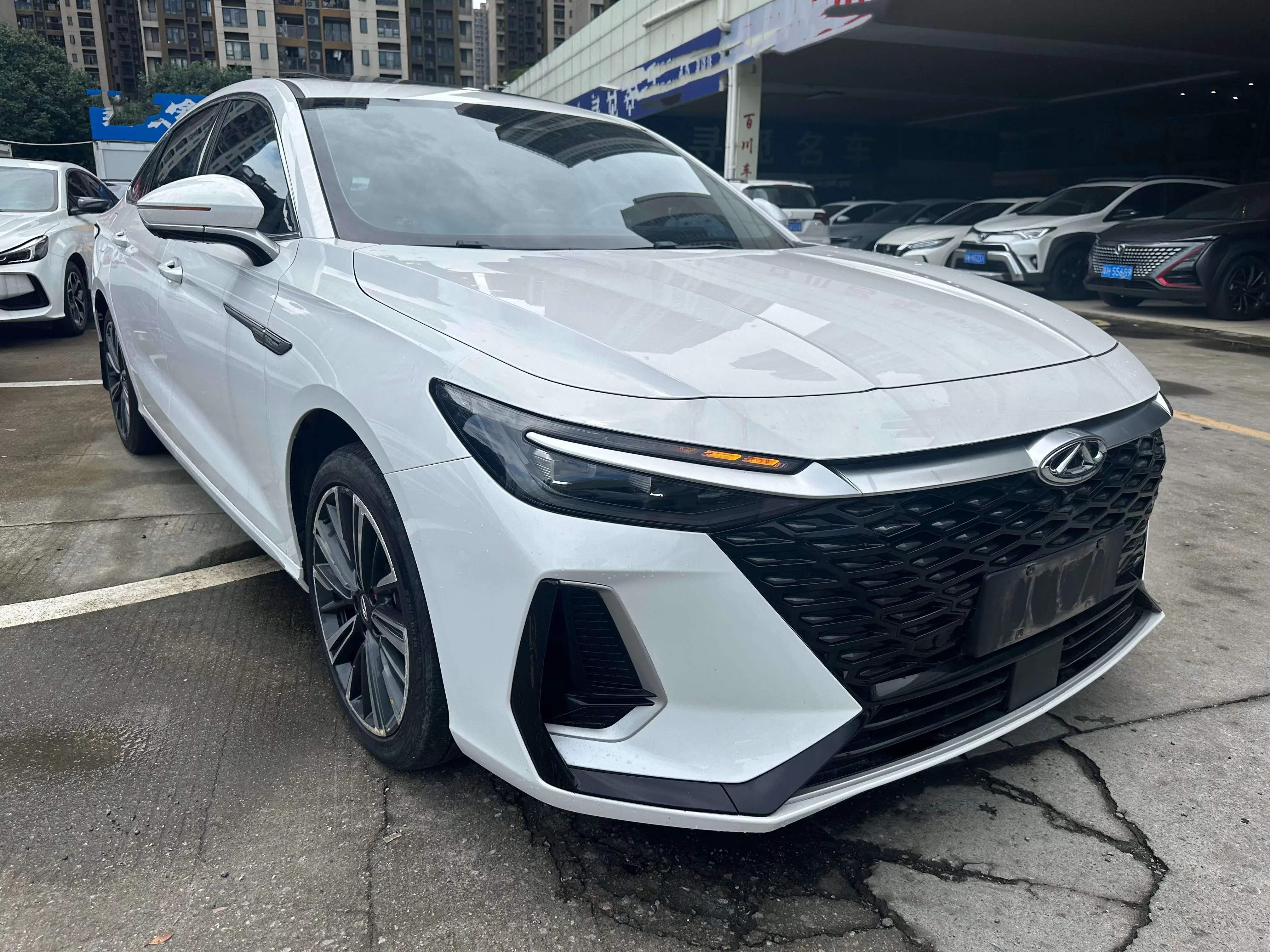 Chery Arrizo 8