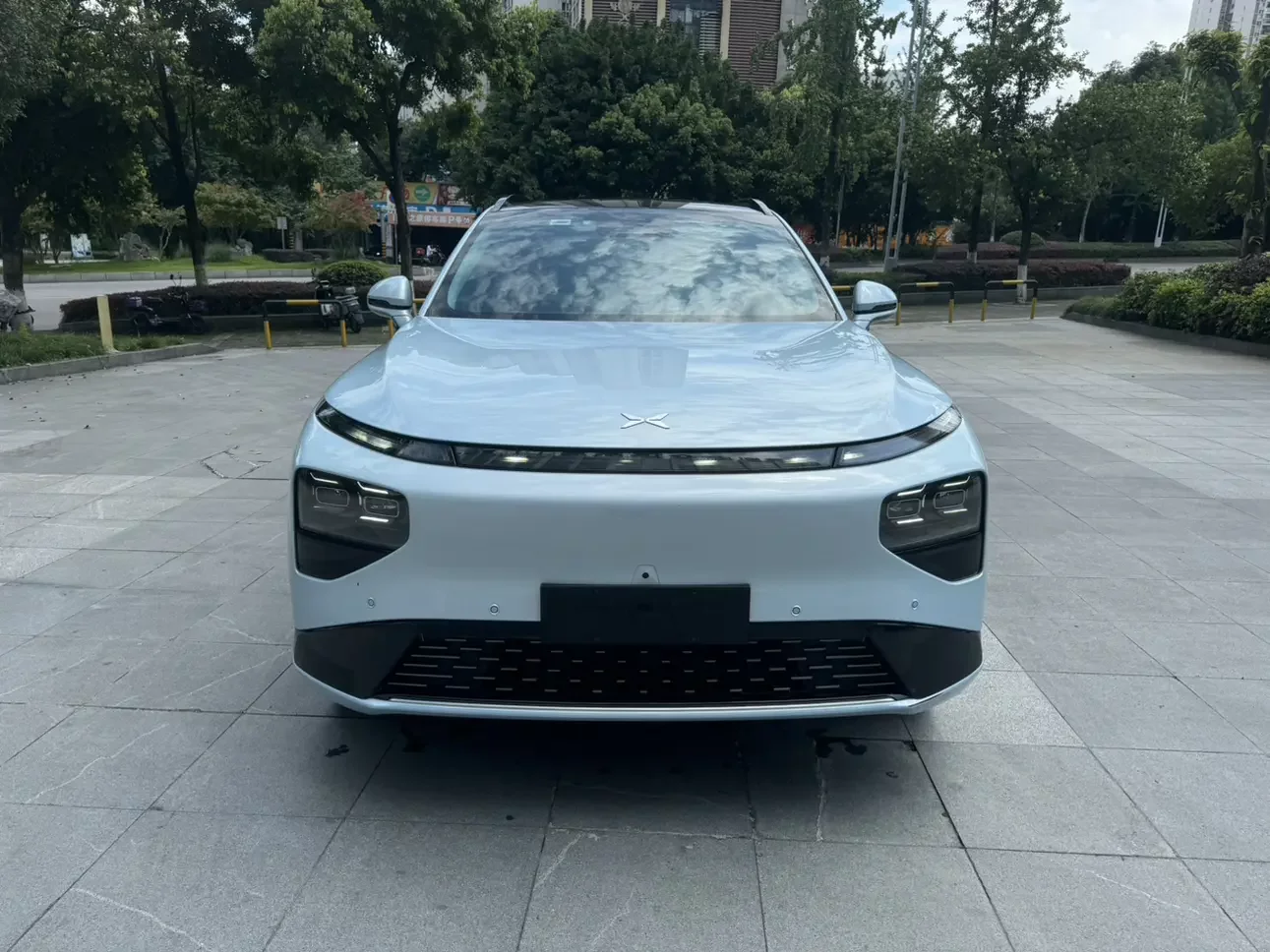 Xpeng G9