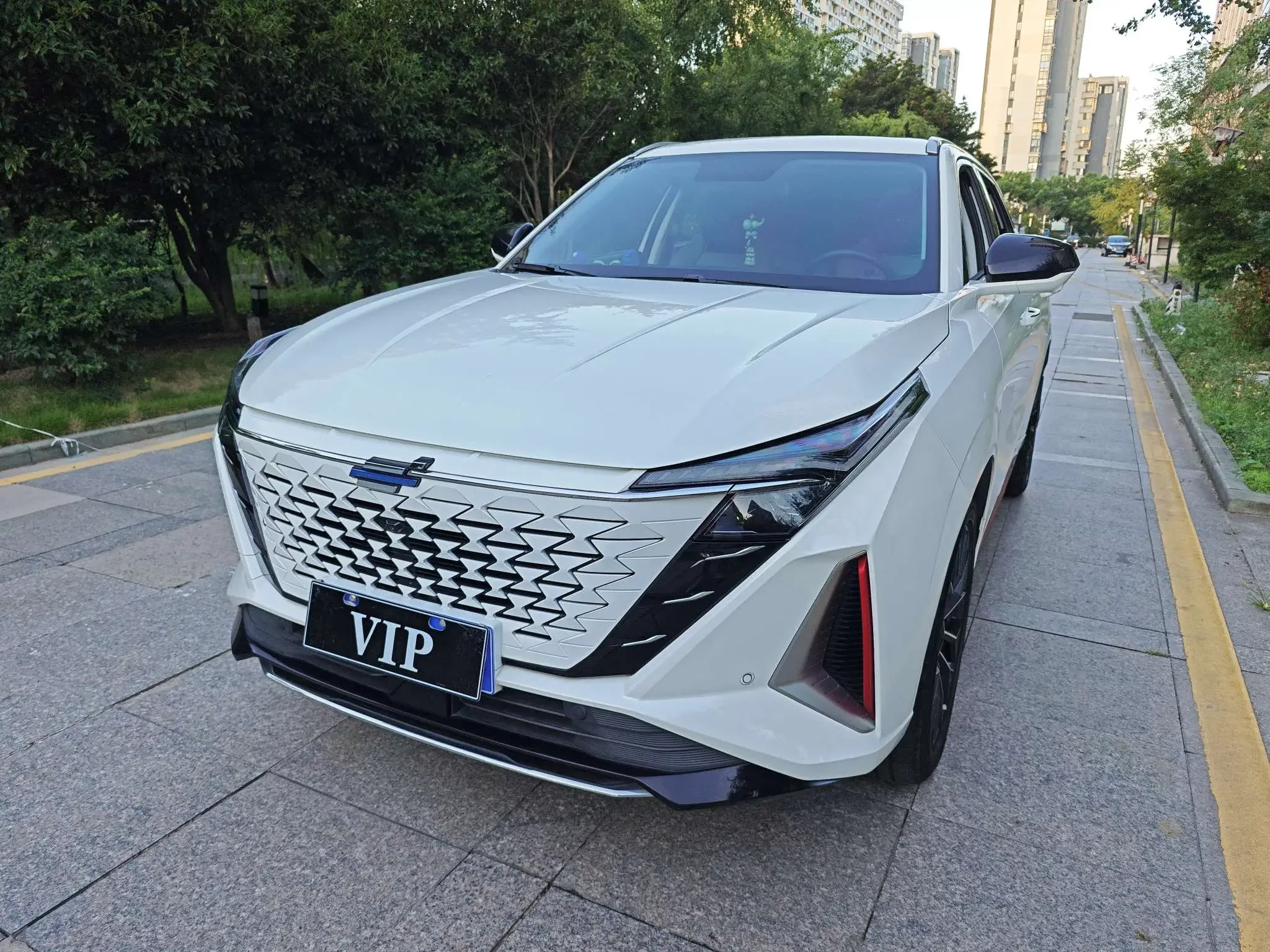 Oshan Changan Auchan Z6